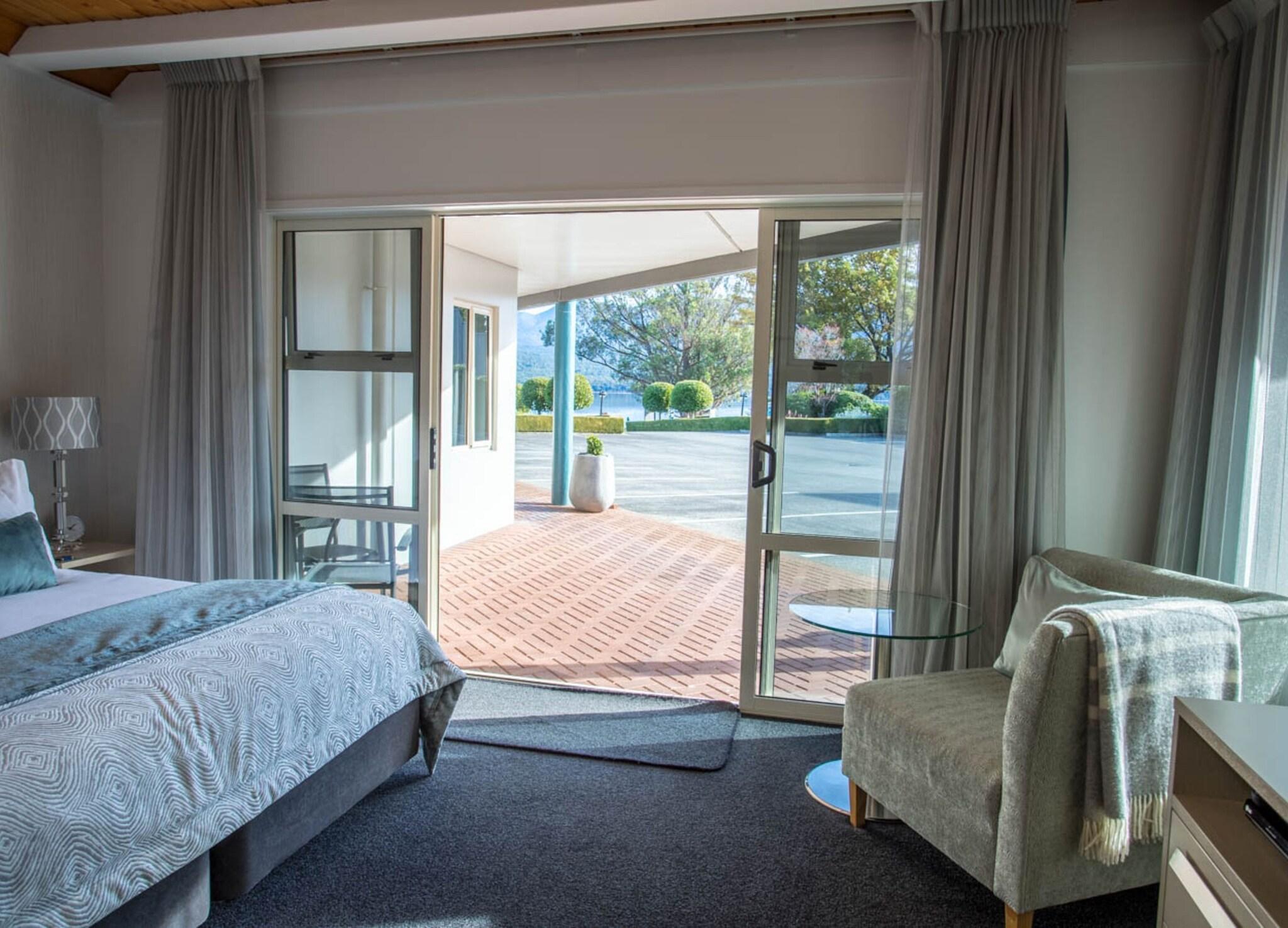 Studio King Size Bed