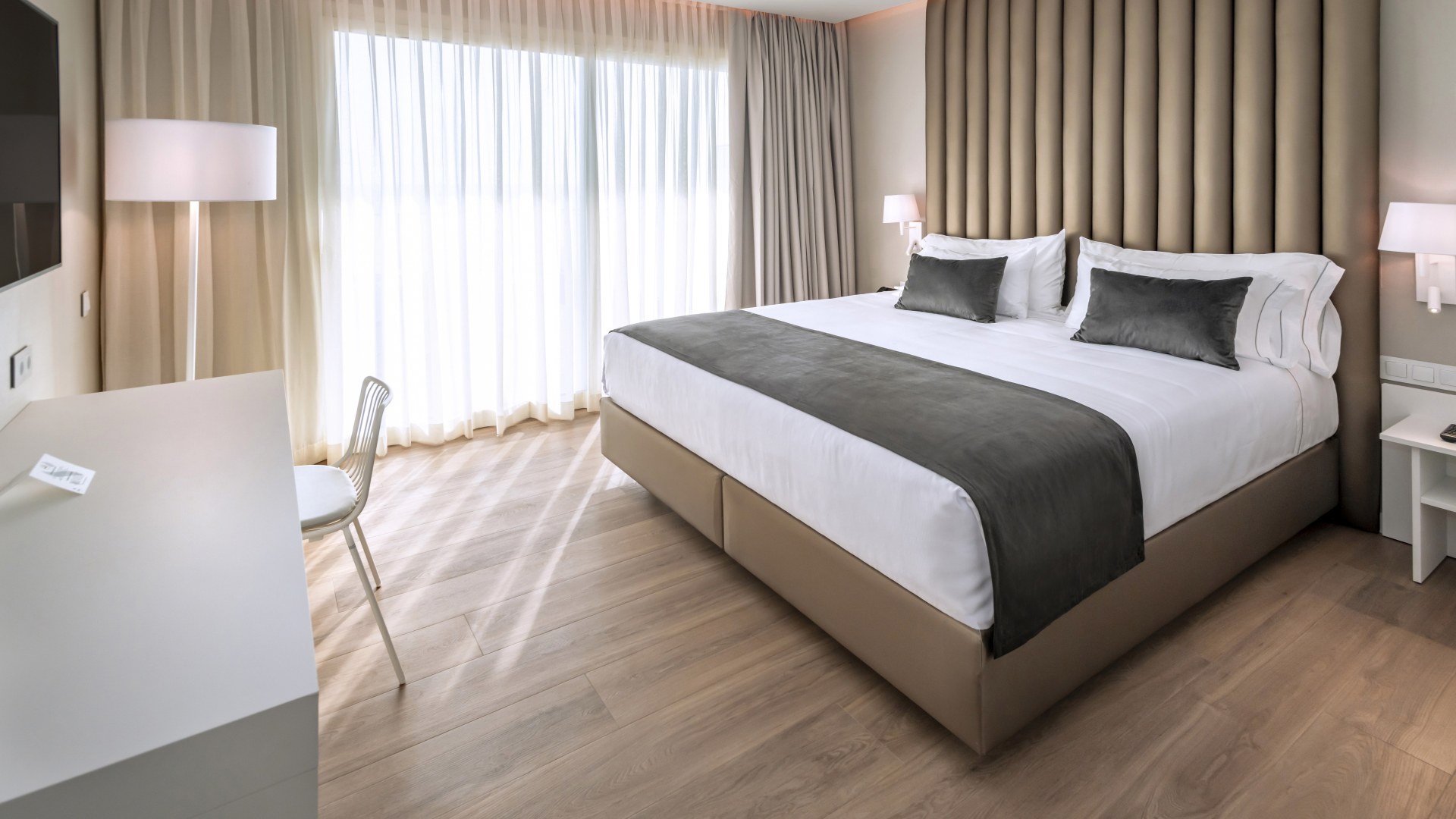 Double Single Executive