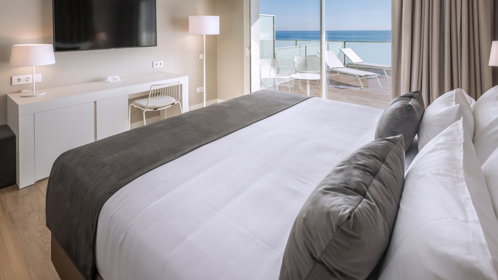 Double or Twin Executive Sea View