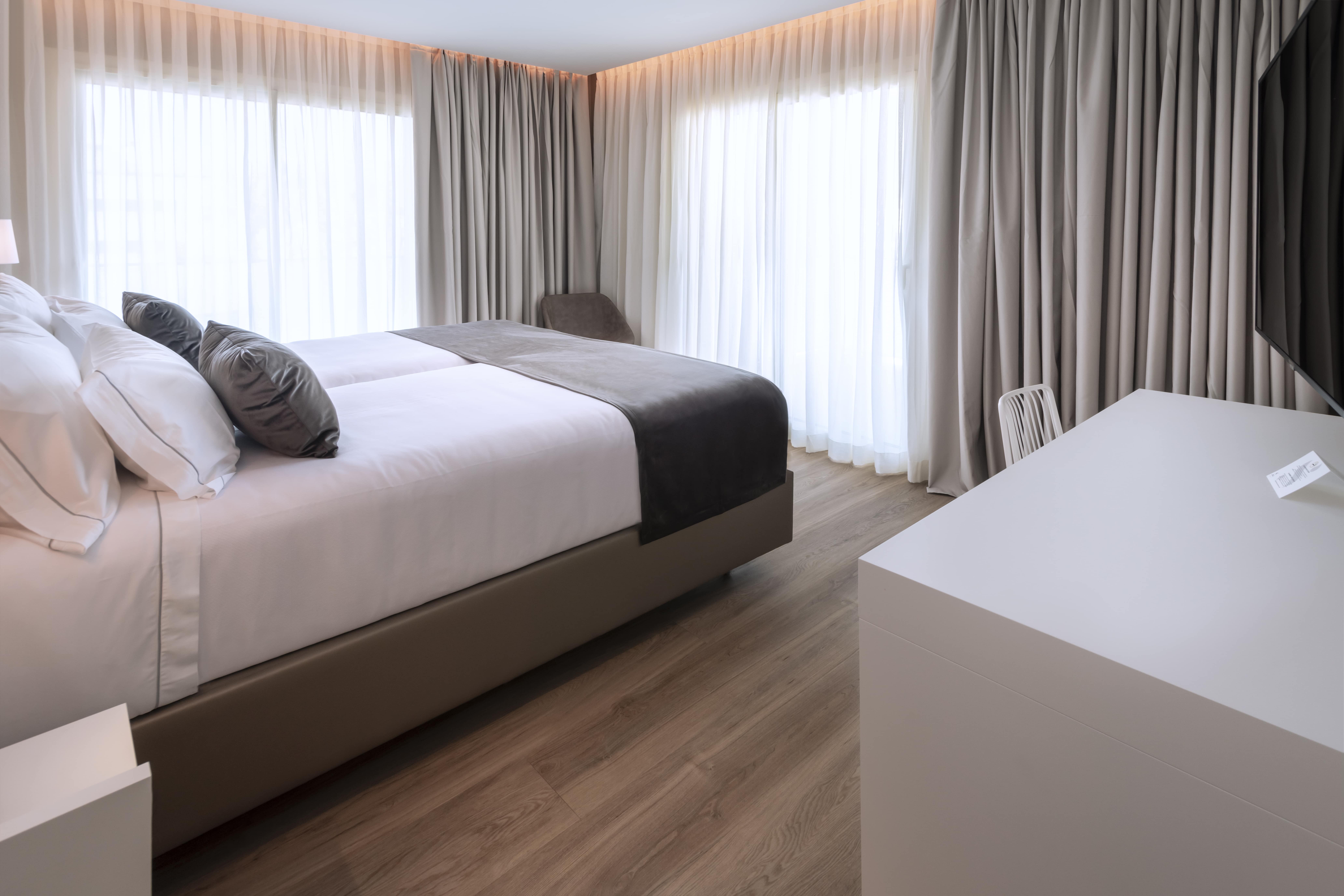 Double or Twin Standard