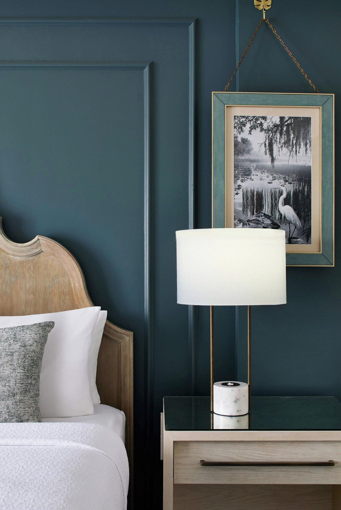 Studio King Size Bed