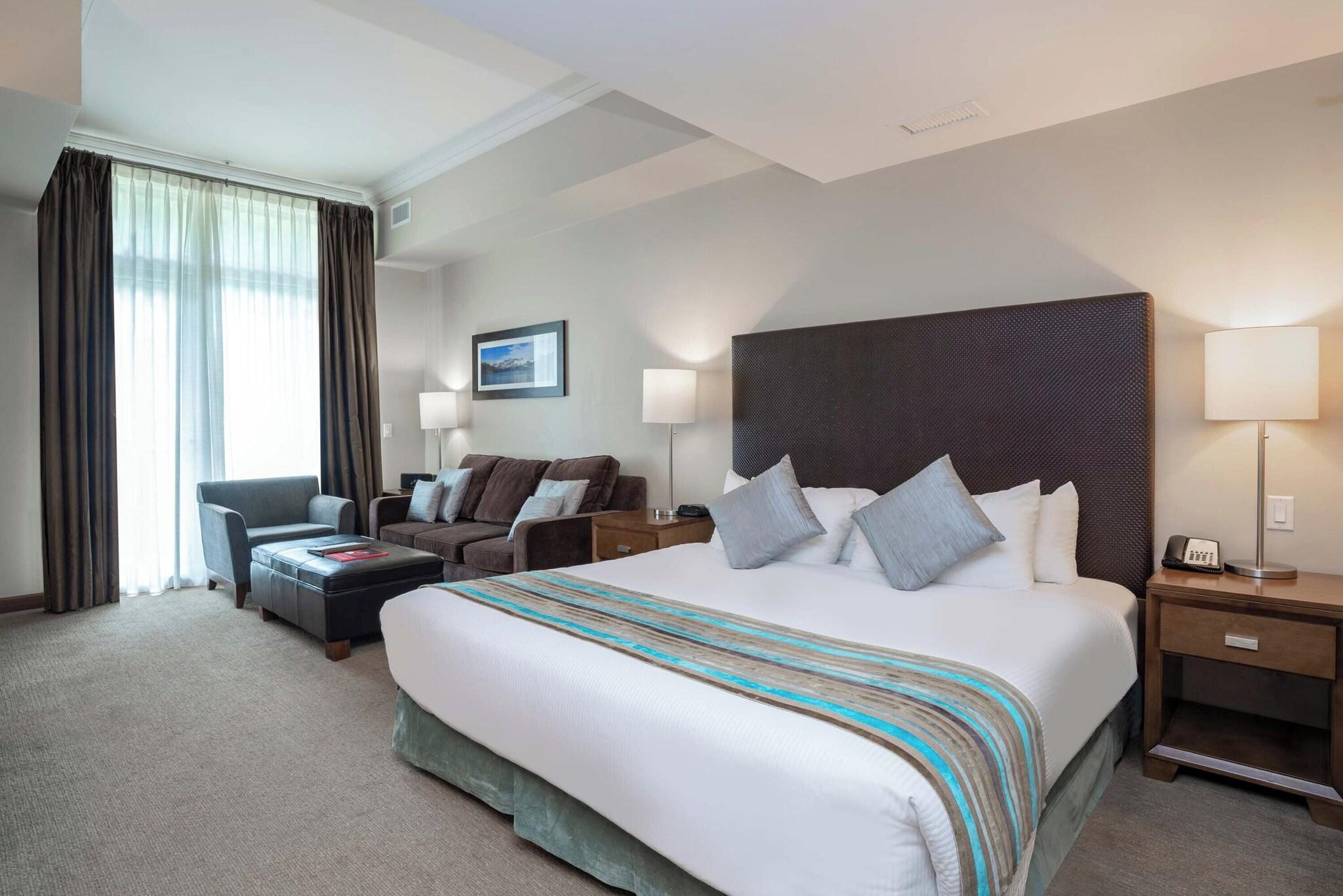 Studio King Size Bed