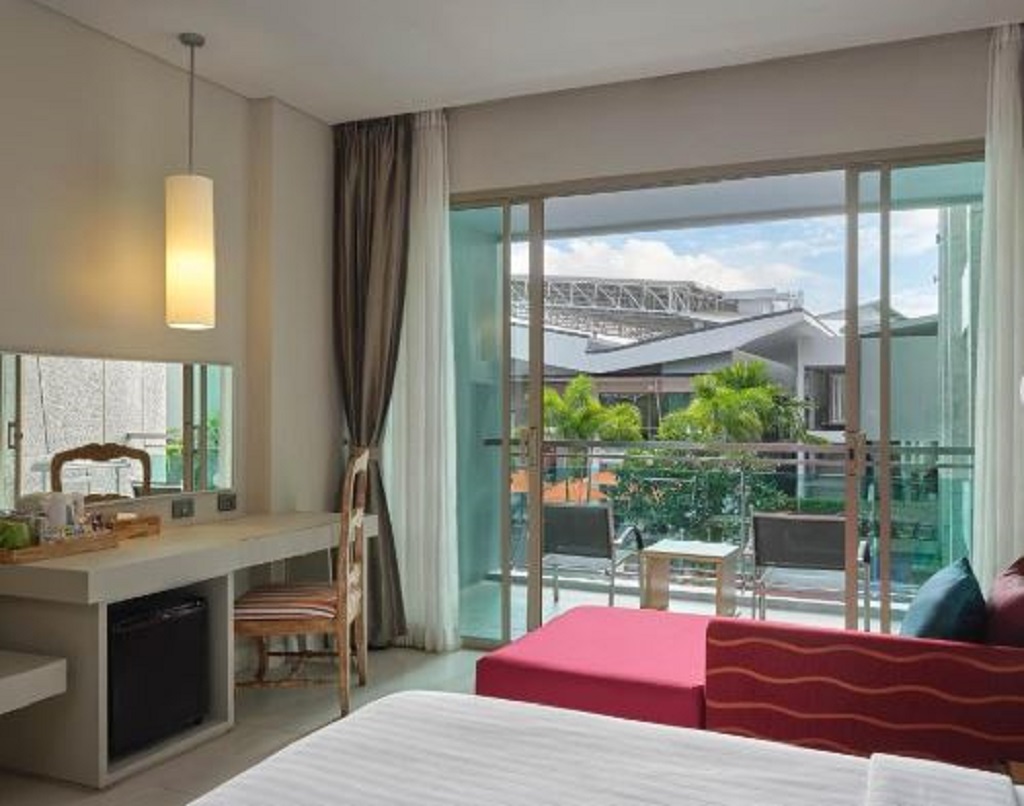 Double or Twin Deluxe Pool View