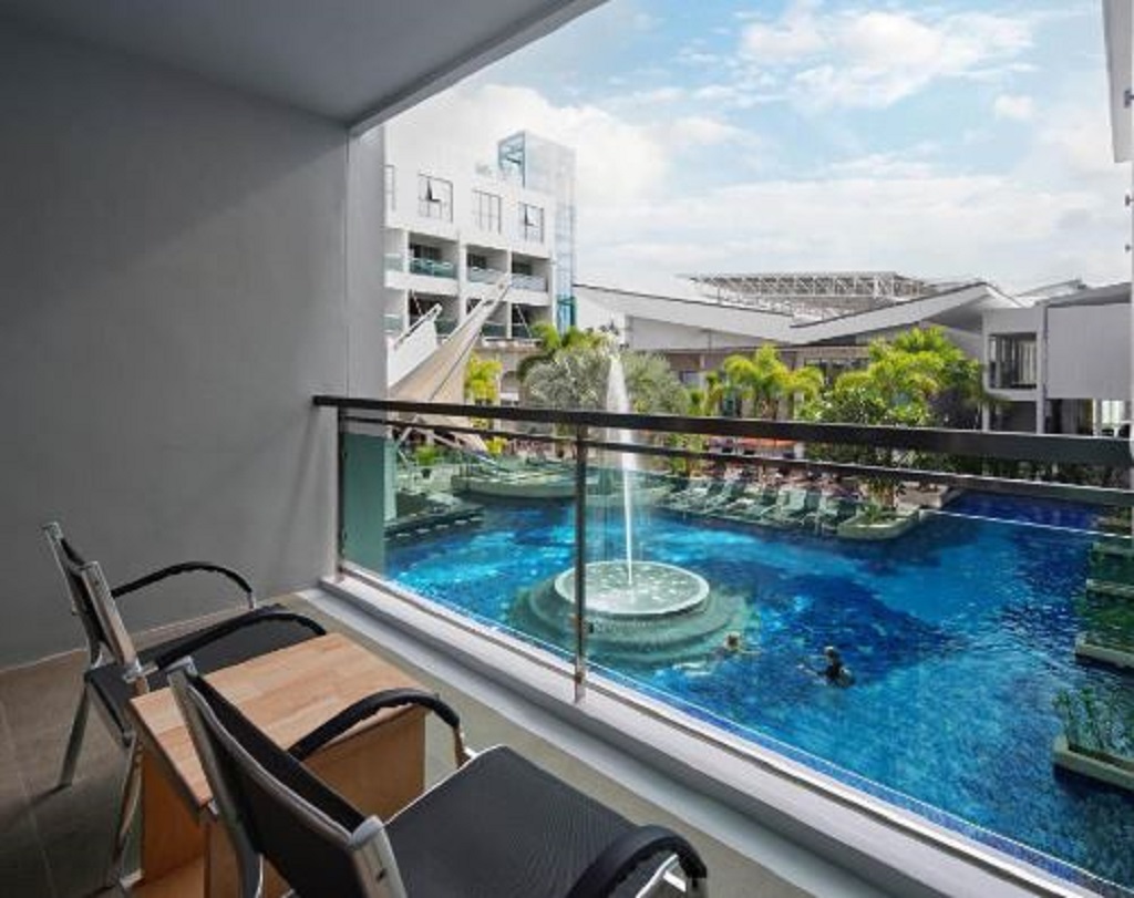 Double or Twin Deluxe Pool View