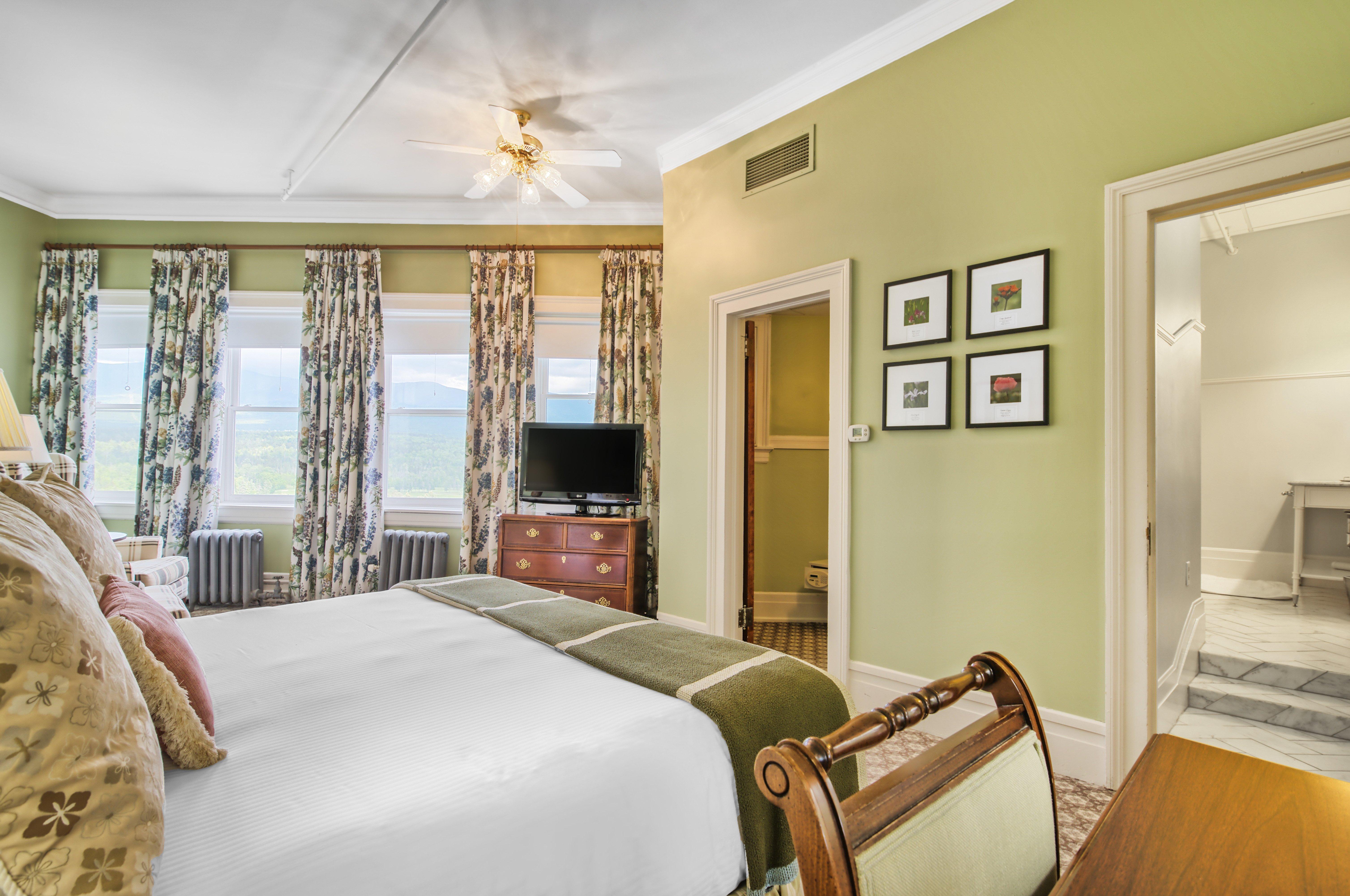 Double Deluxe King Bed