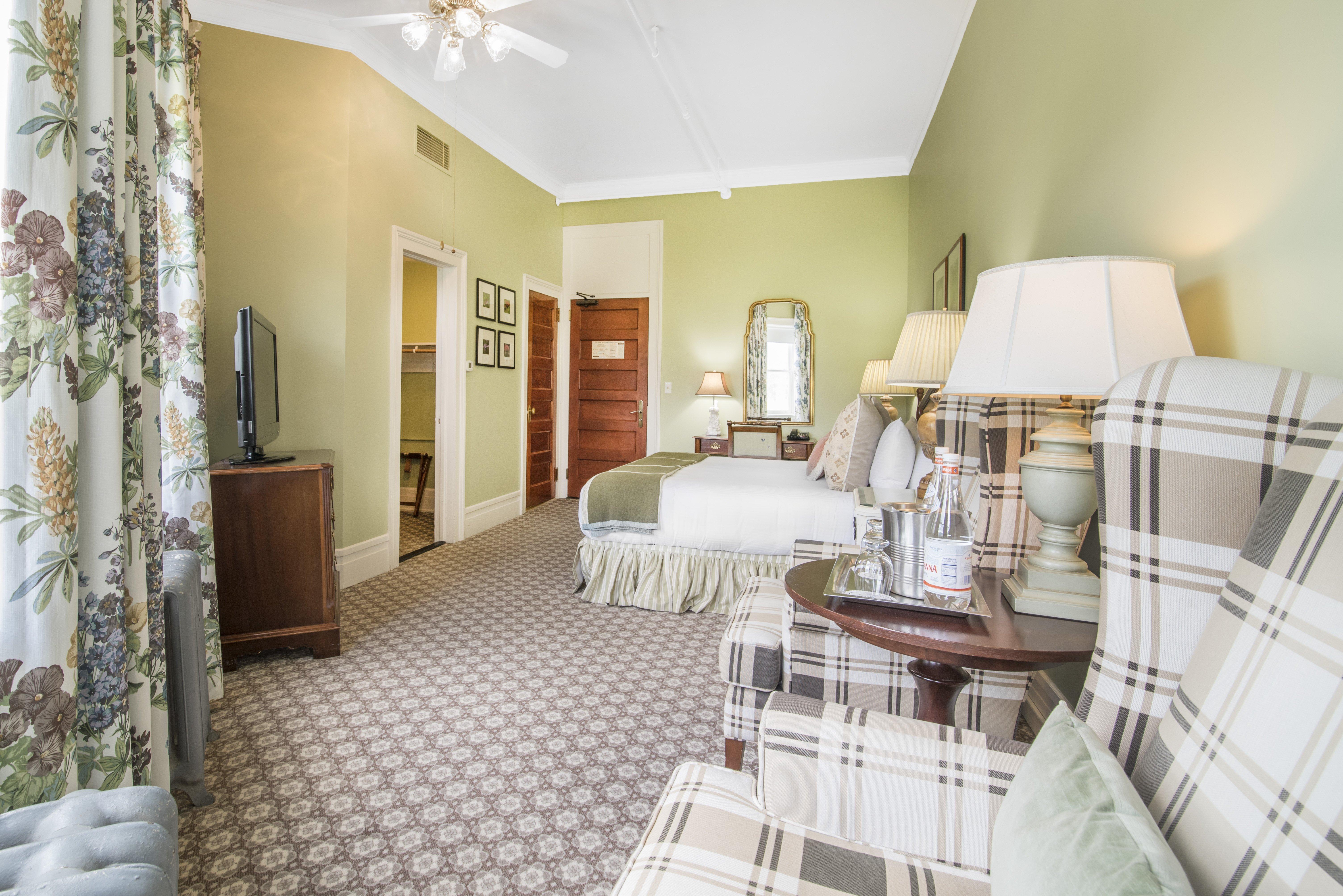 Double Deluxe King Bed