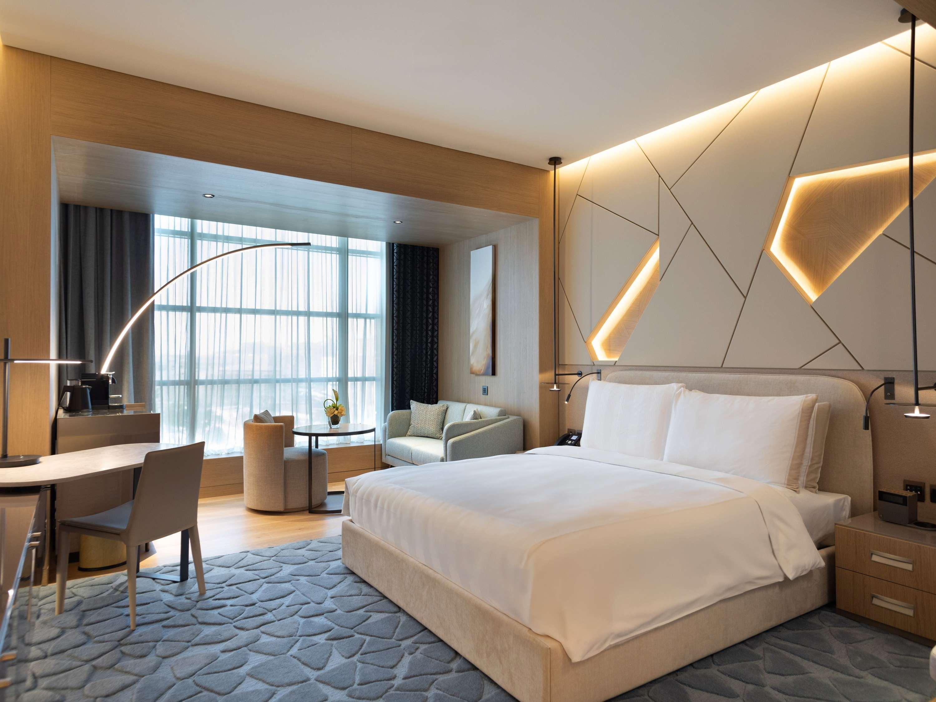 Double Deluxe King Bed