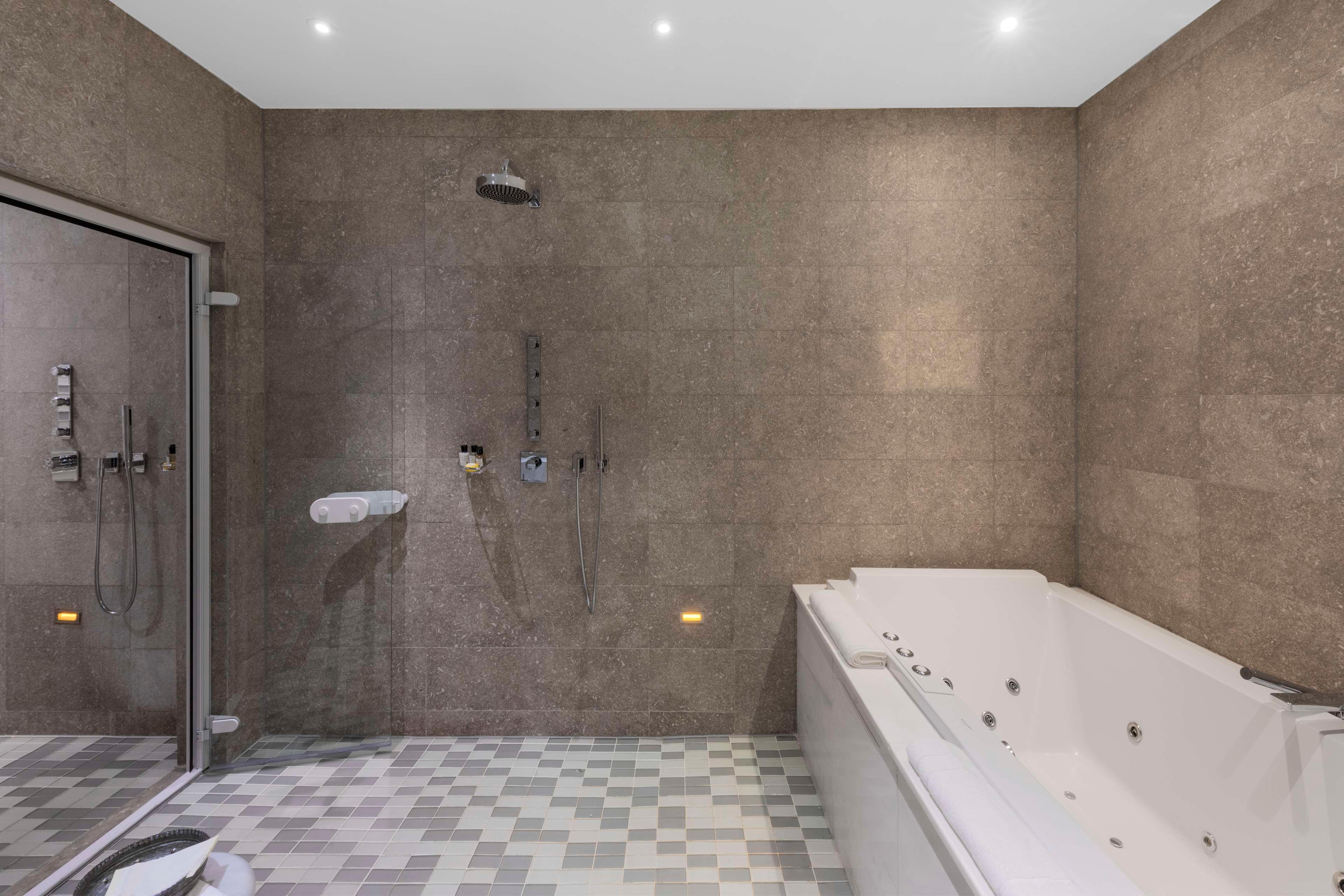 Suite Executive King Bed