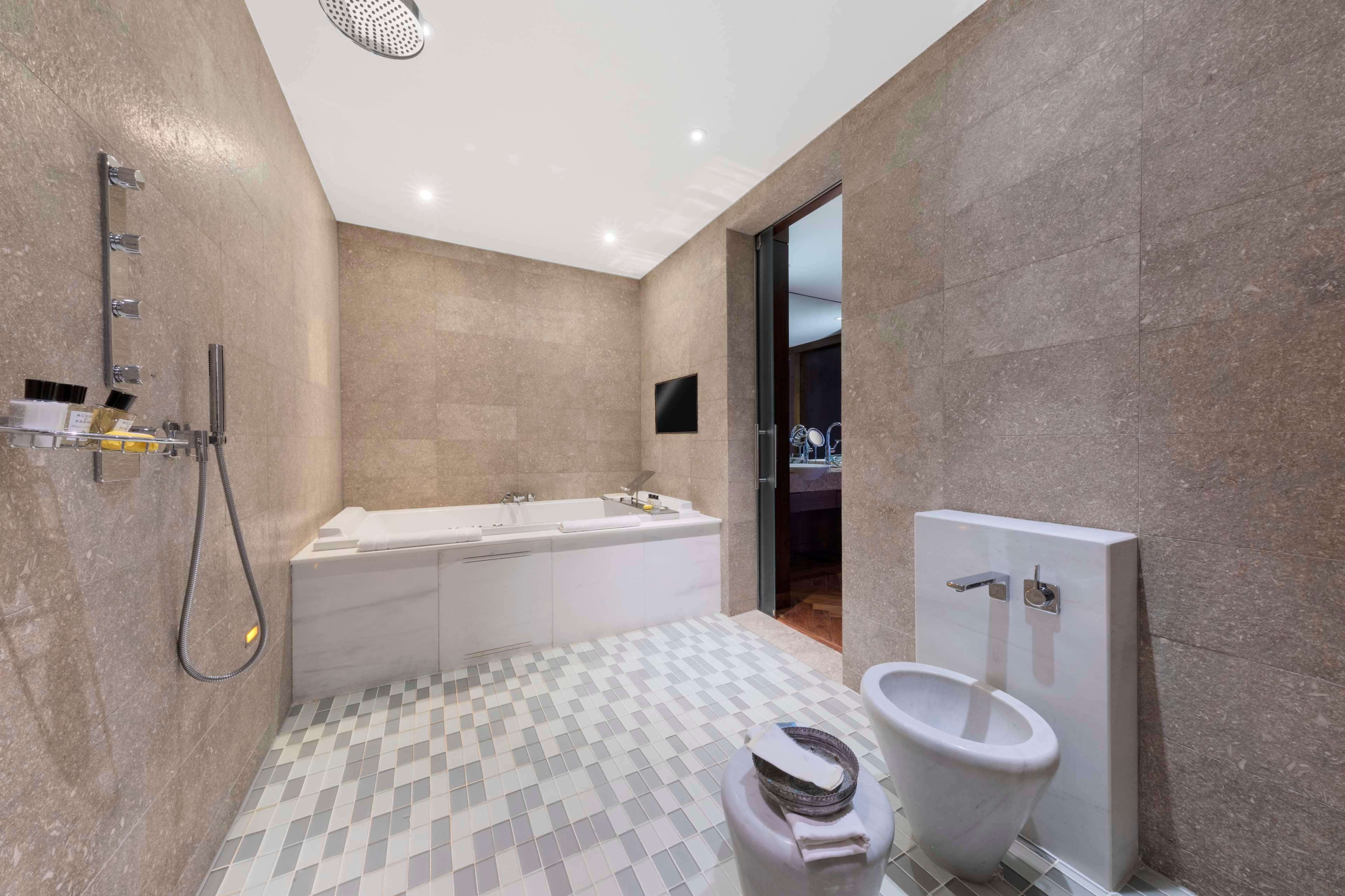 Suite Executive King Bed