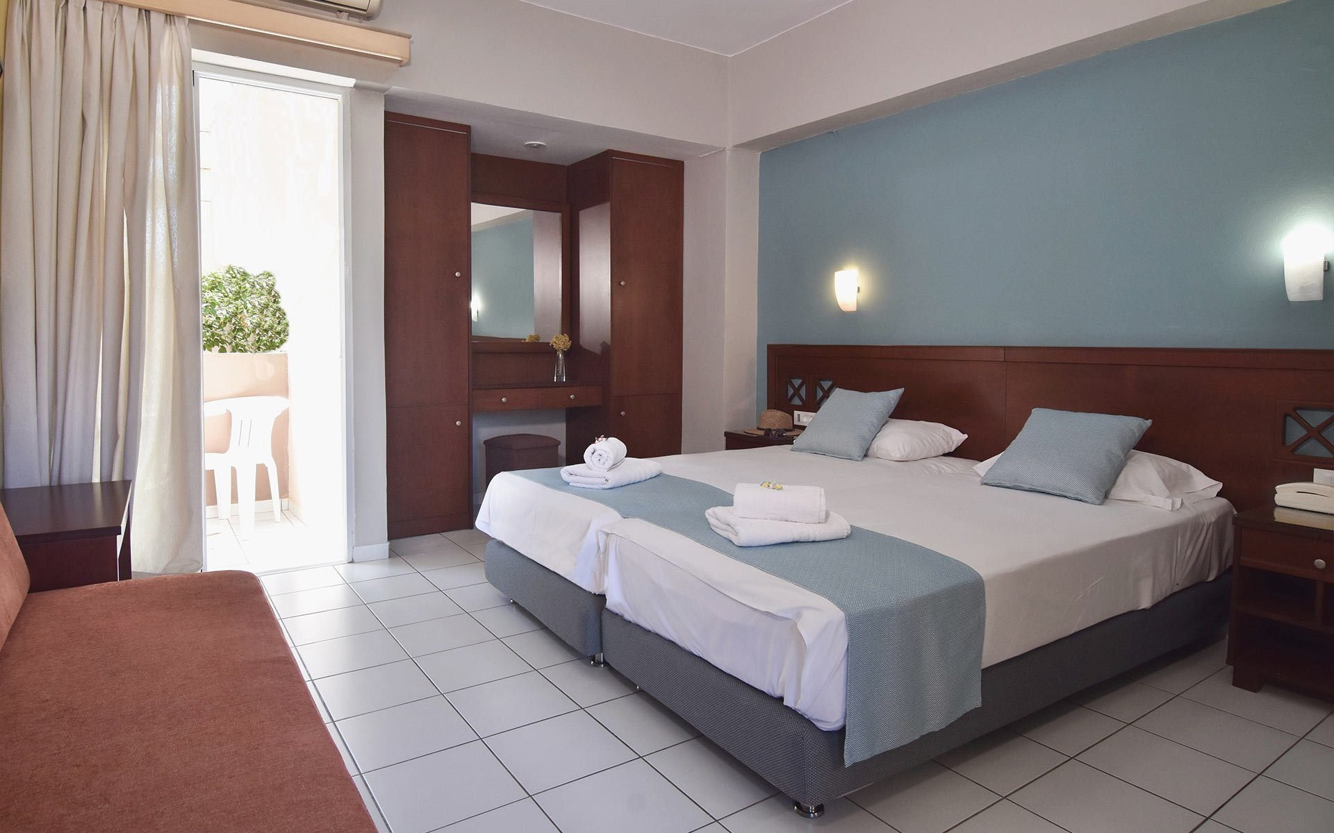 Double or Twin Standard