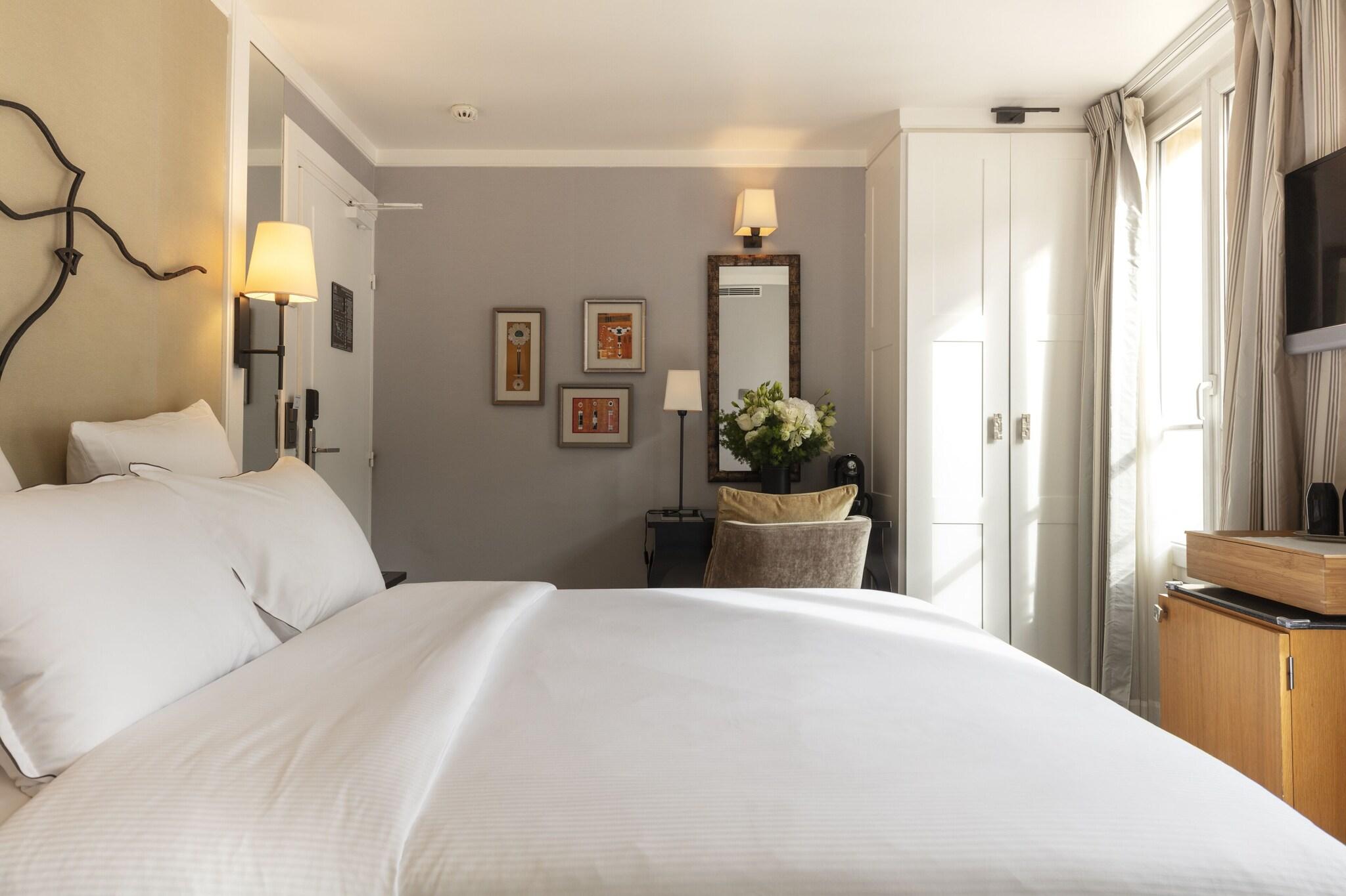 Double Deluxe Queen Bed