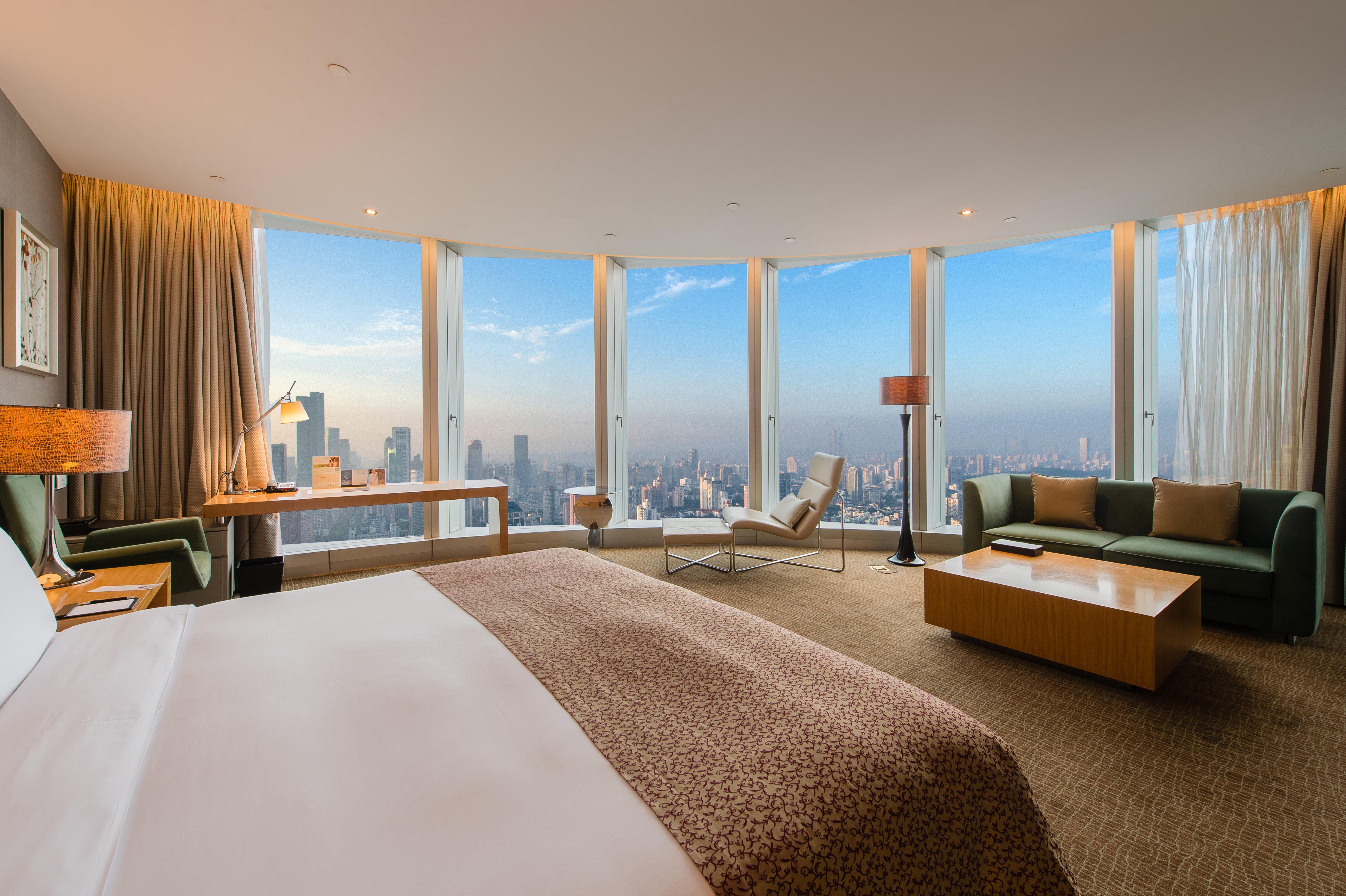 Junior Suite Club City View