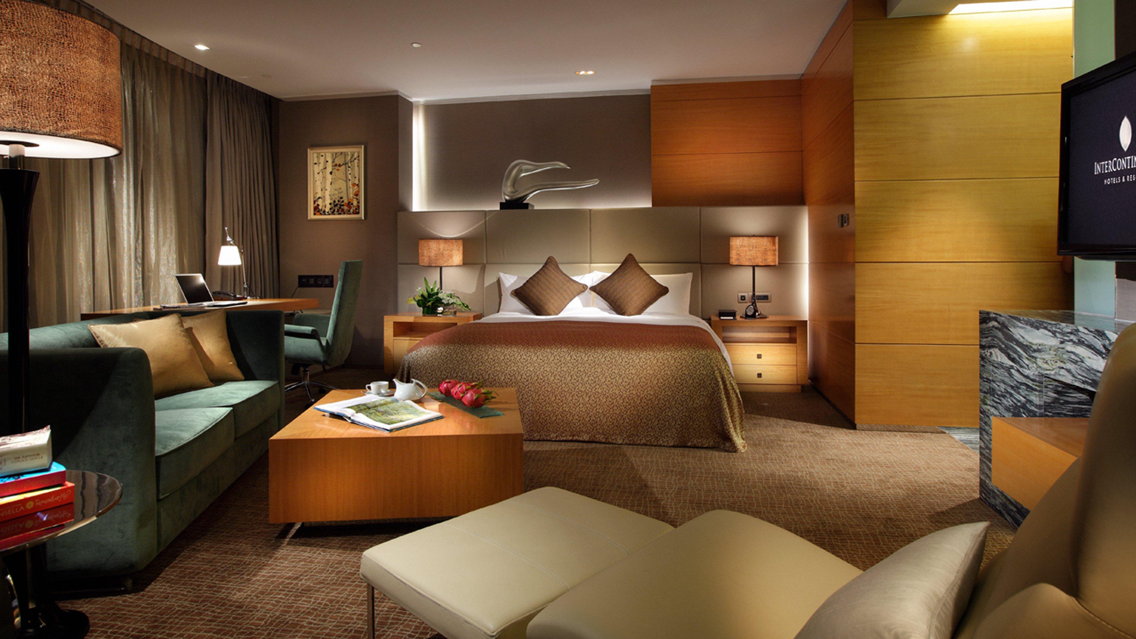 Junior Suite Club City View