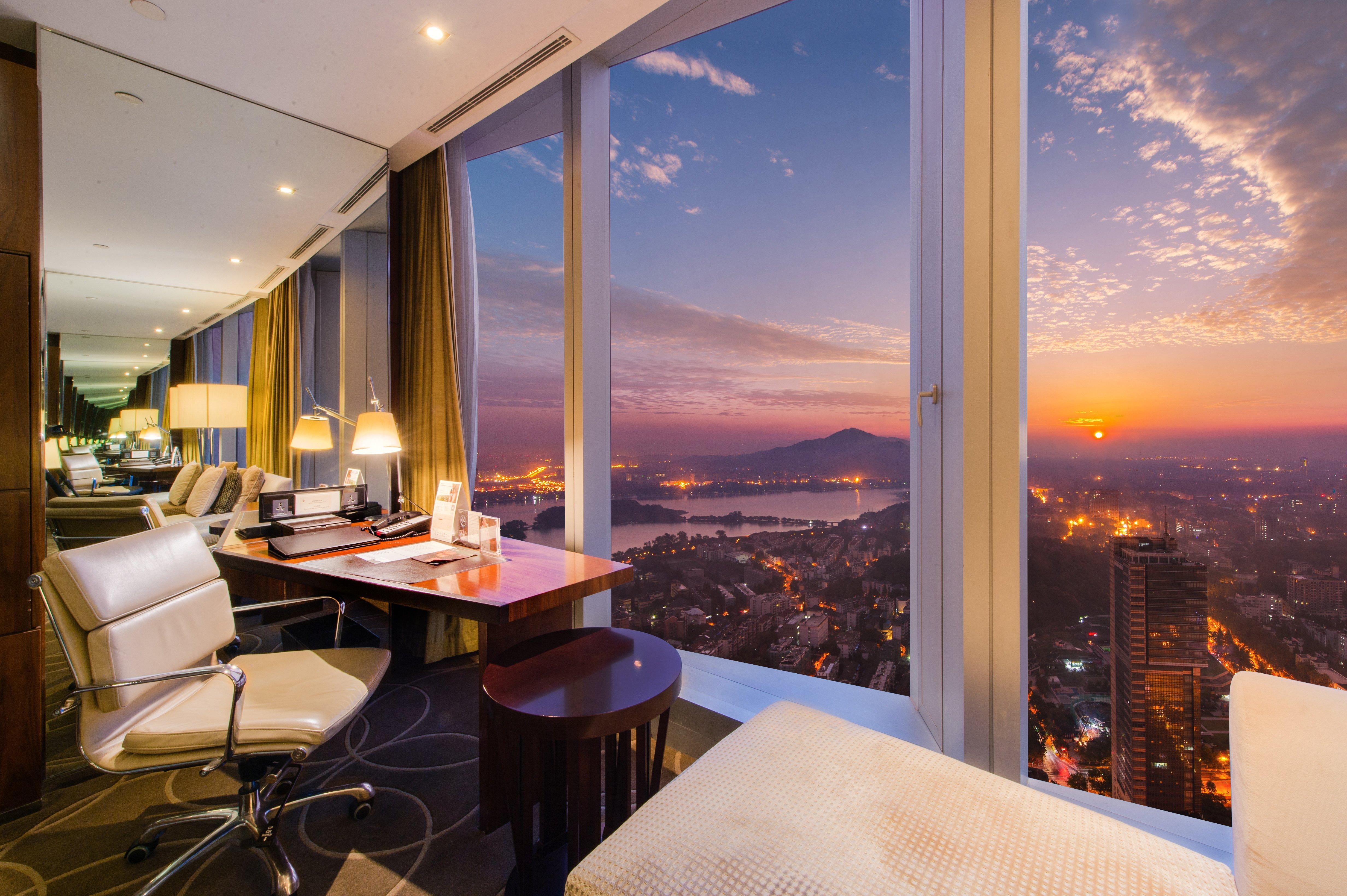 Double Club King Bed