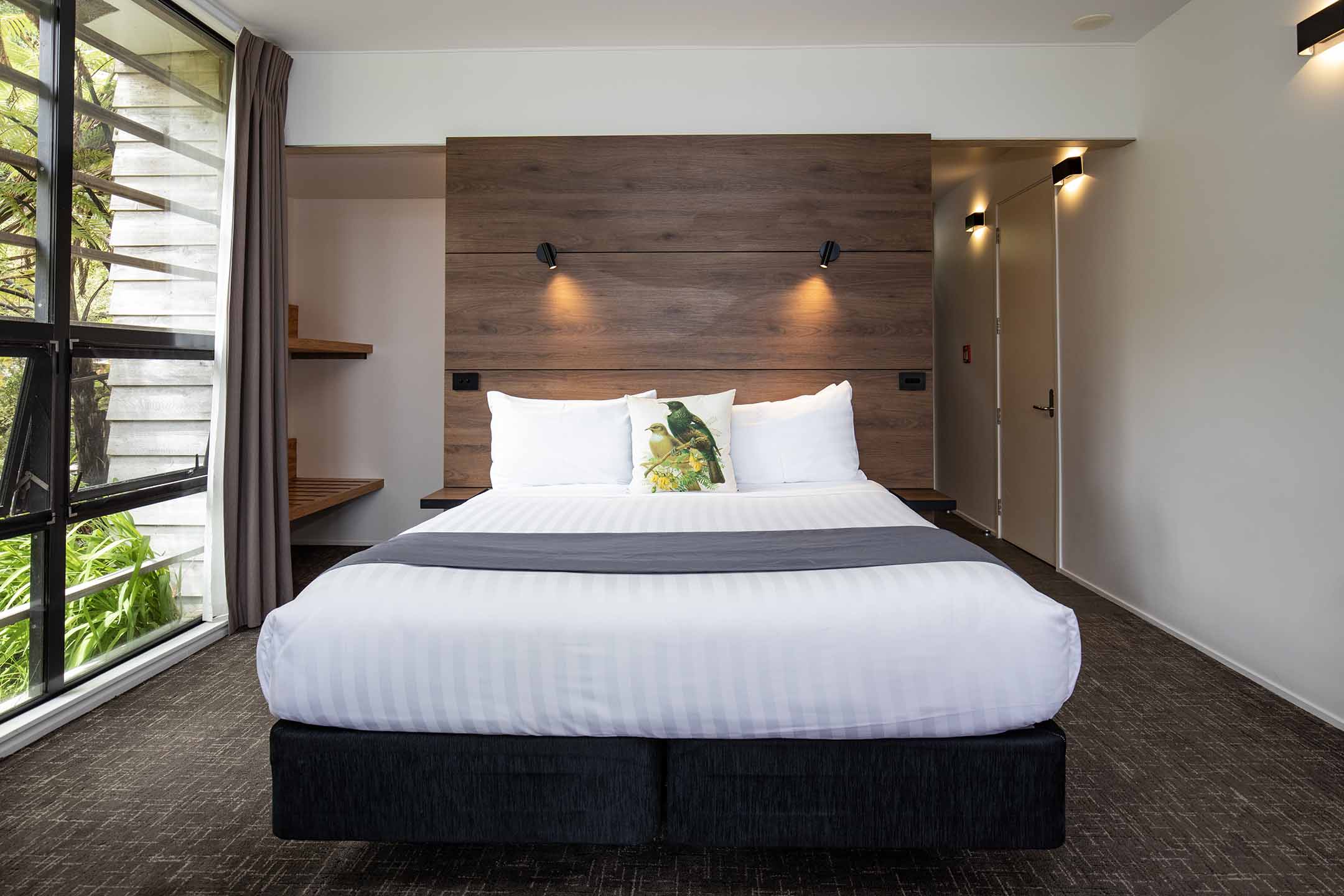 Suite Ocean View King Bed