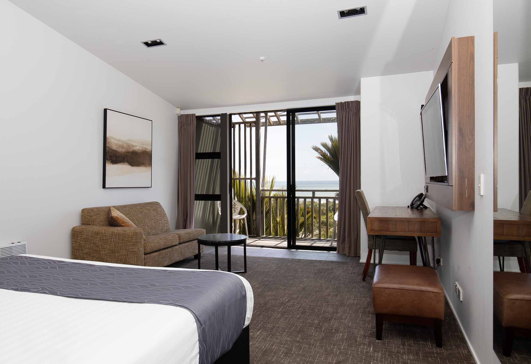 Suite Ocean View King Bed