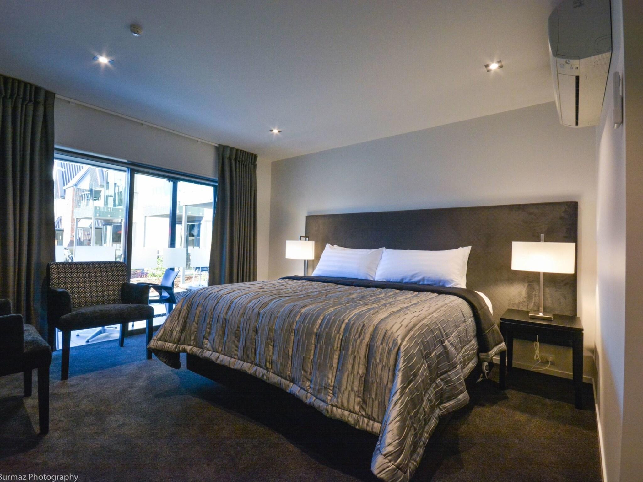 Studio King Size Bed