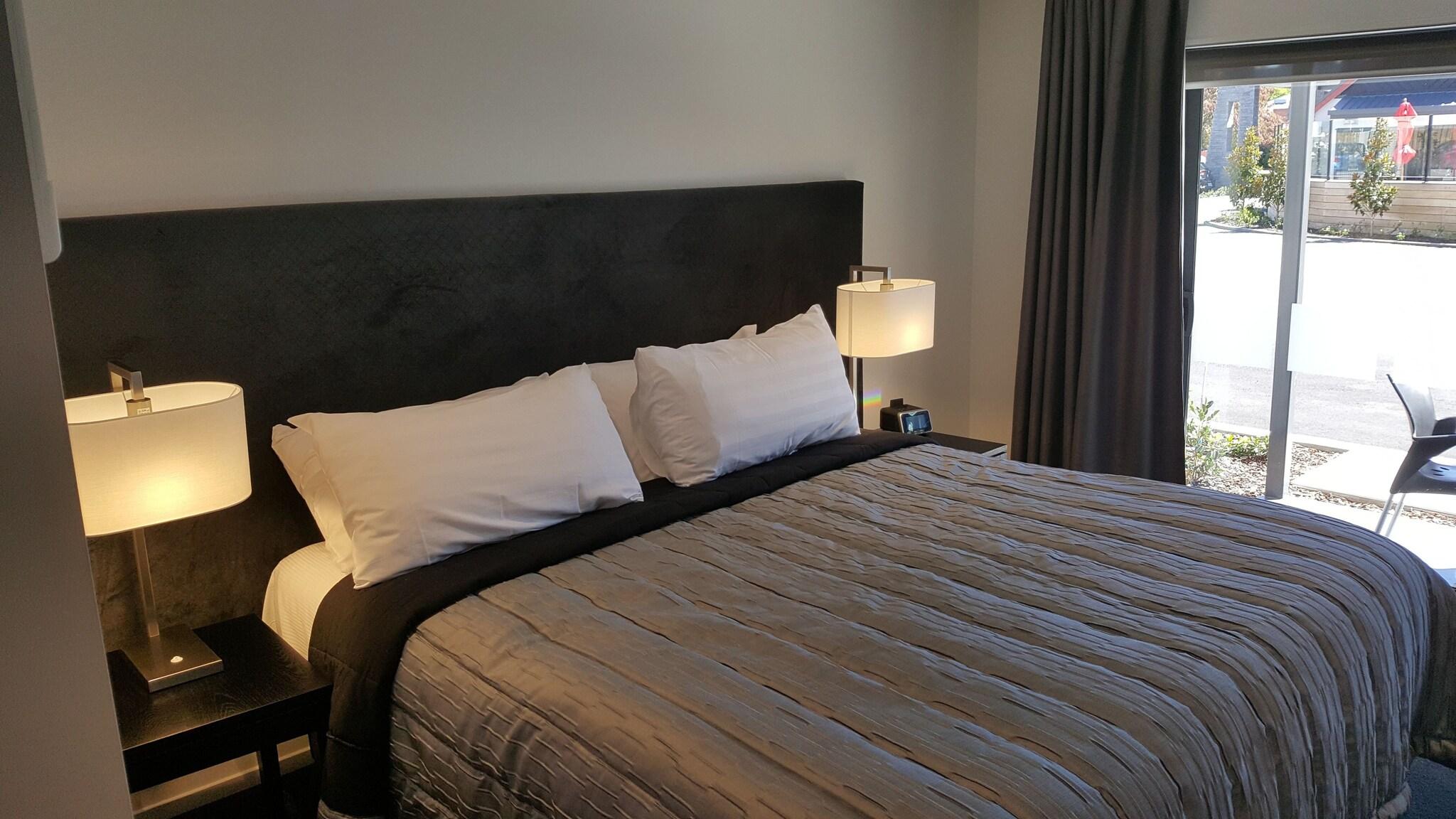 Studio King Size Bed