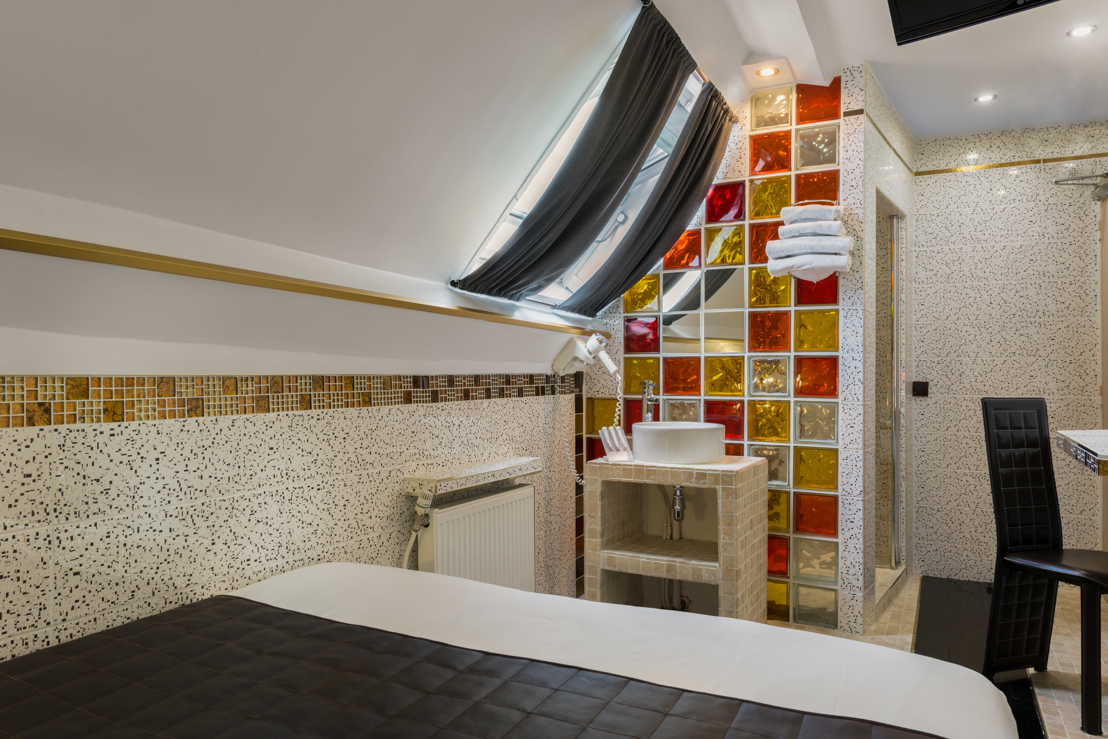 Double or Twin Standard