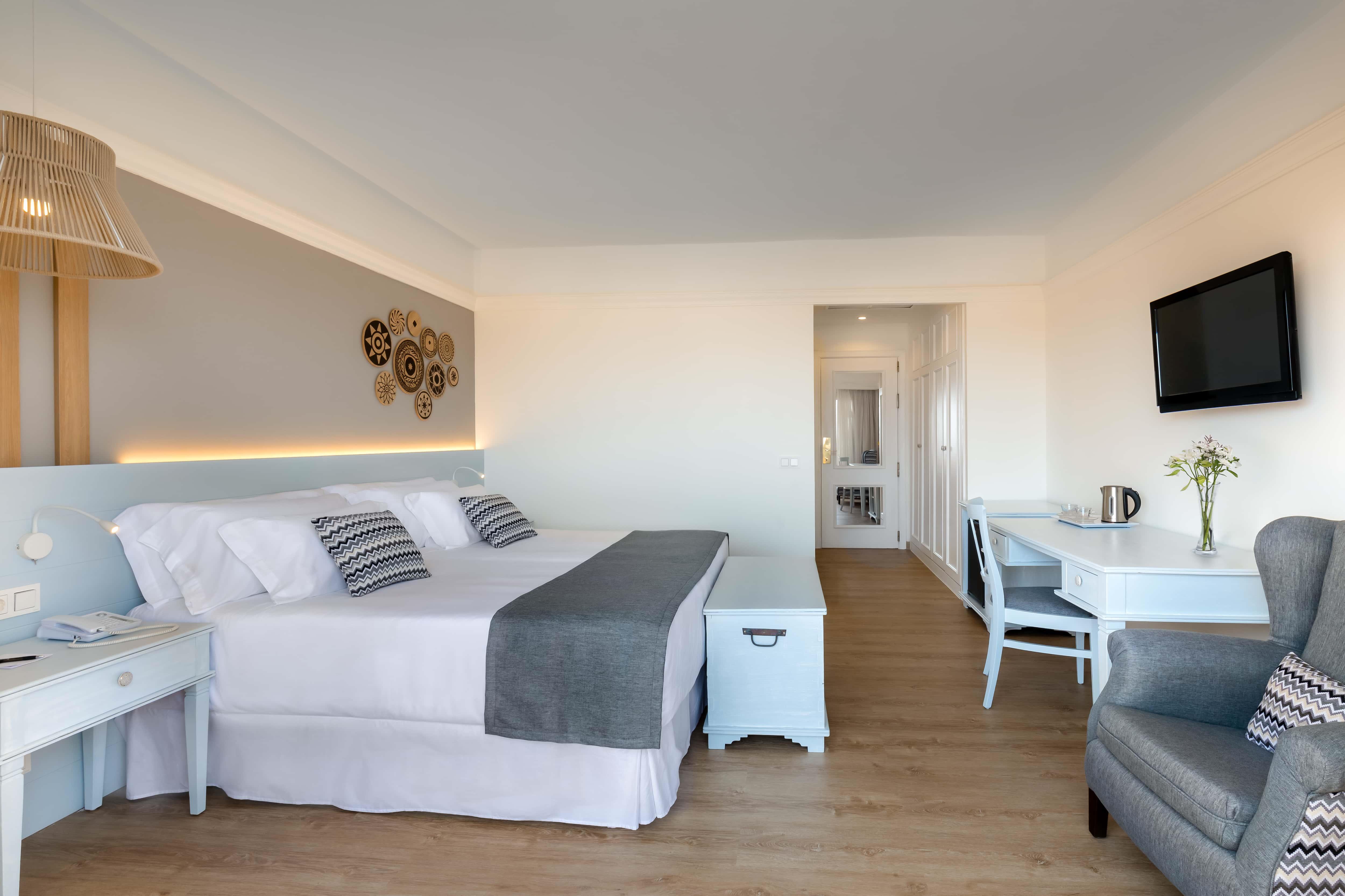 Double or Twin Standard