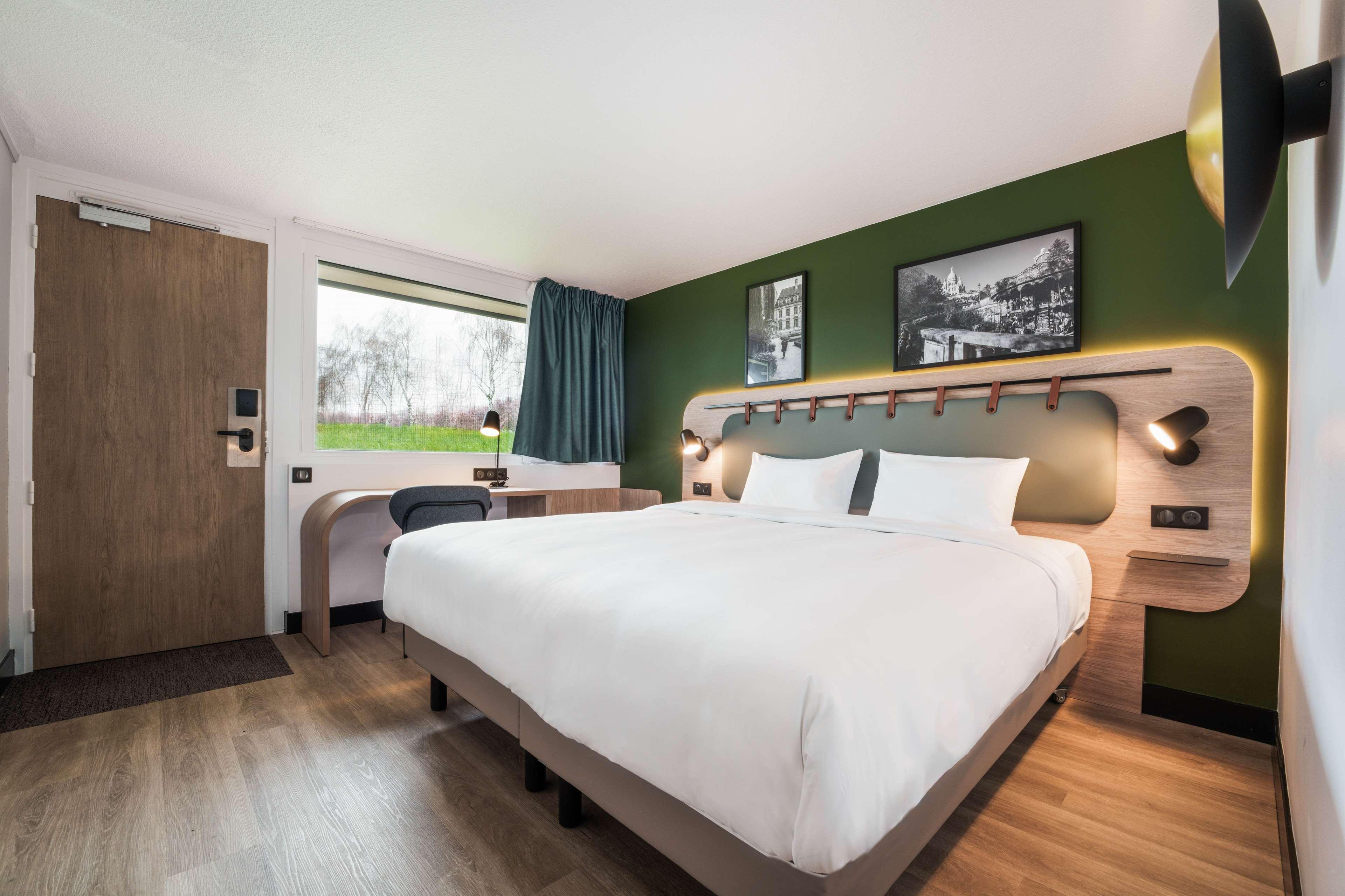 Double Queen Size Bed