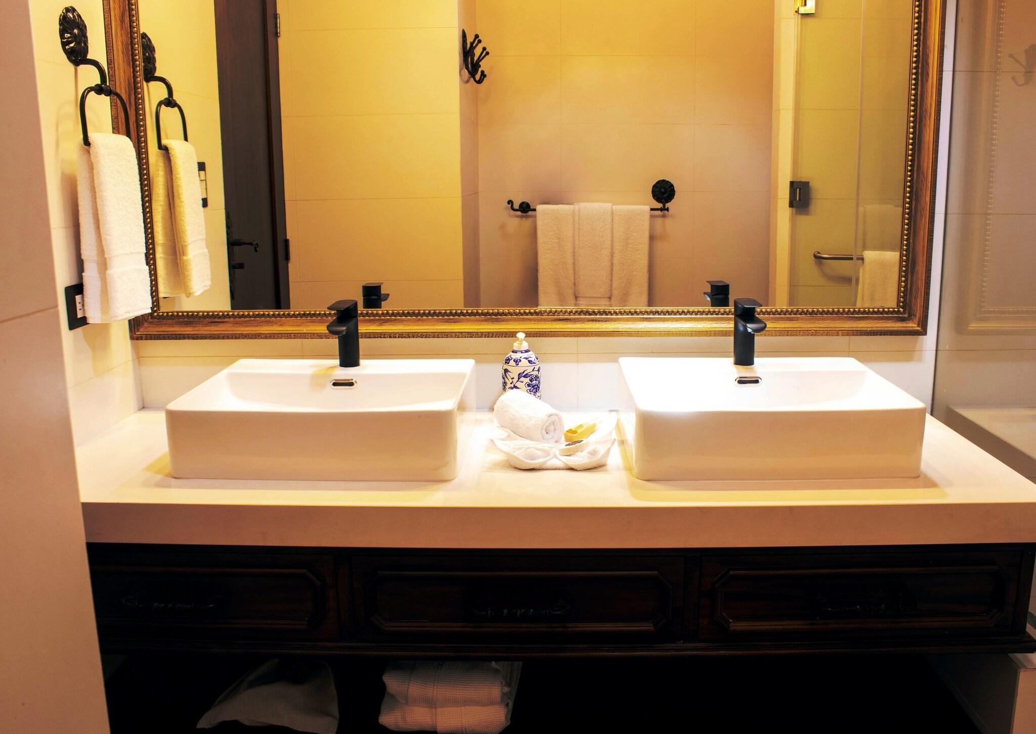 Suite Premium Queen Bed