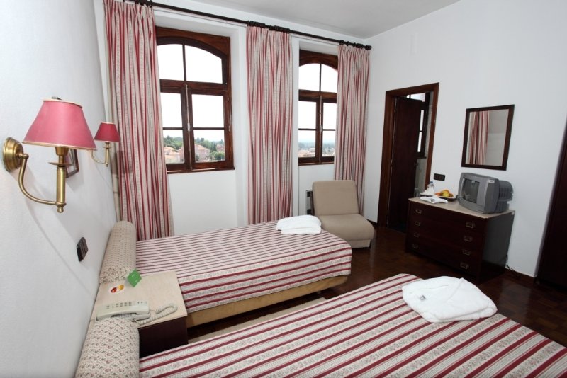 Double or Twin Standard