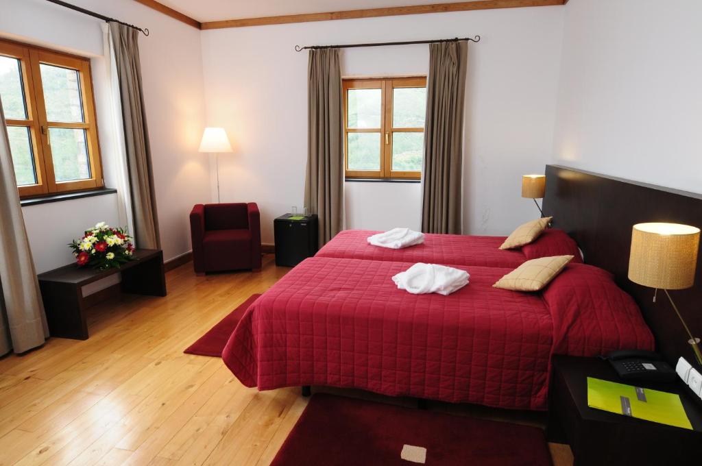 Single Superior Mountain View