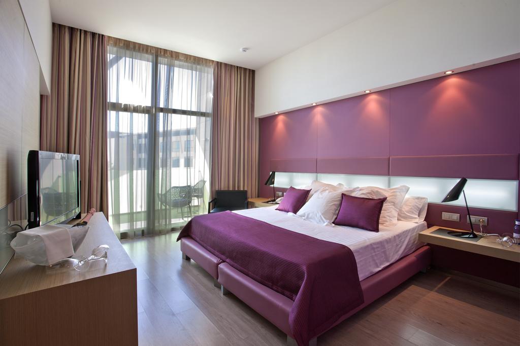 Double Single Luxury