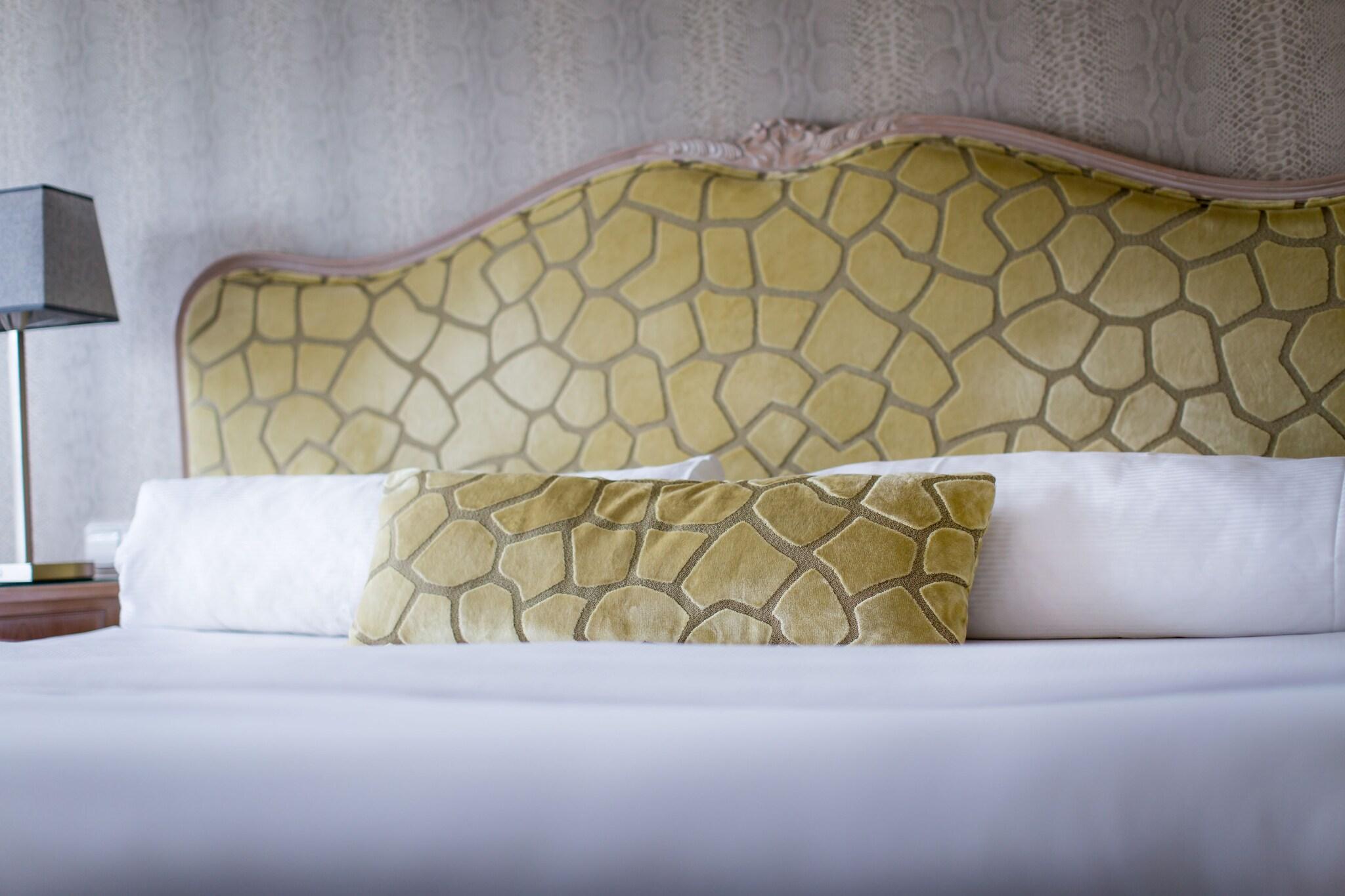 Double or Twin King Size Bed