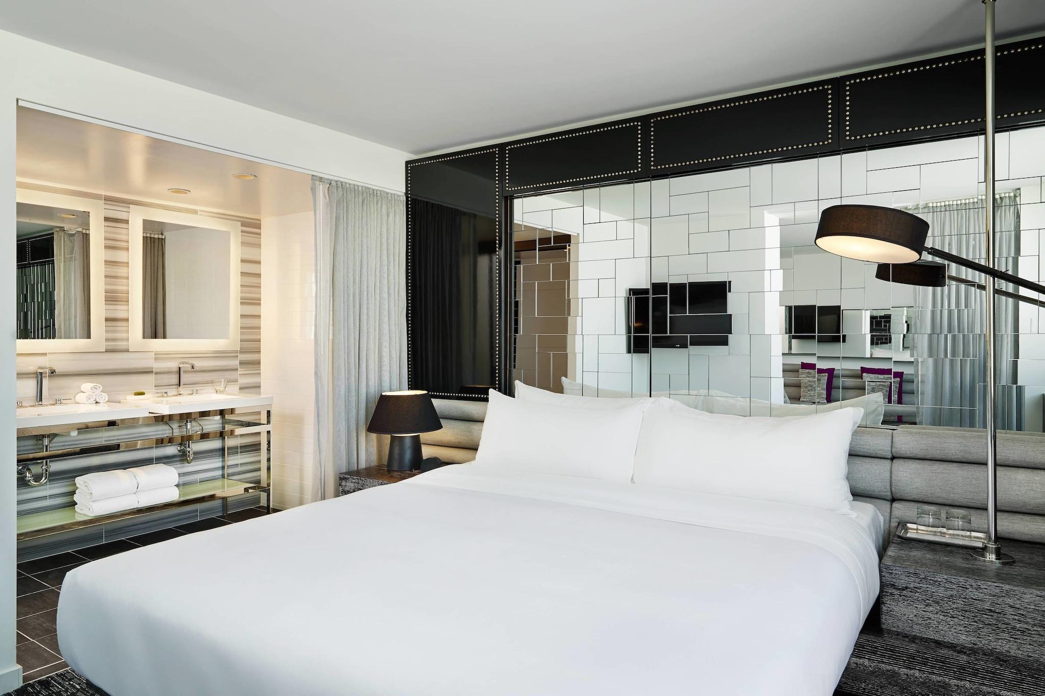 Double City View King Bed