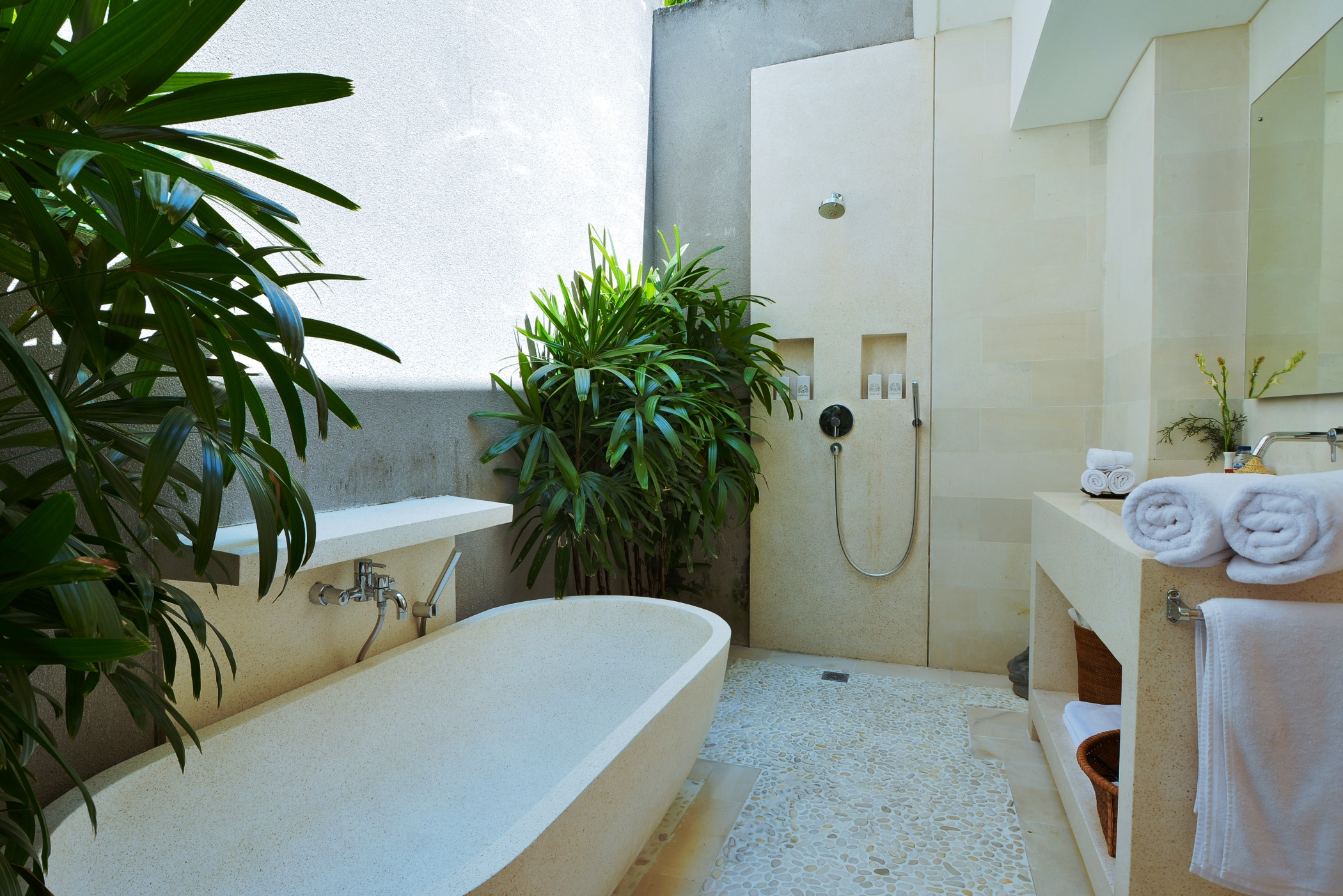 Villa Six Bedrooms Two Bathrooms