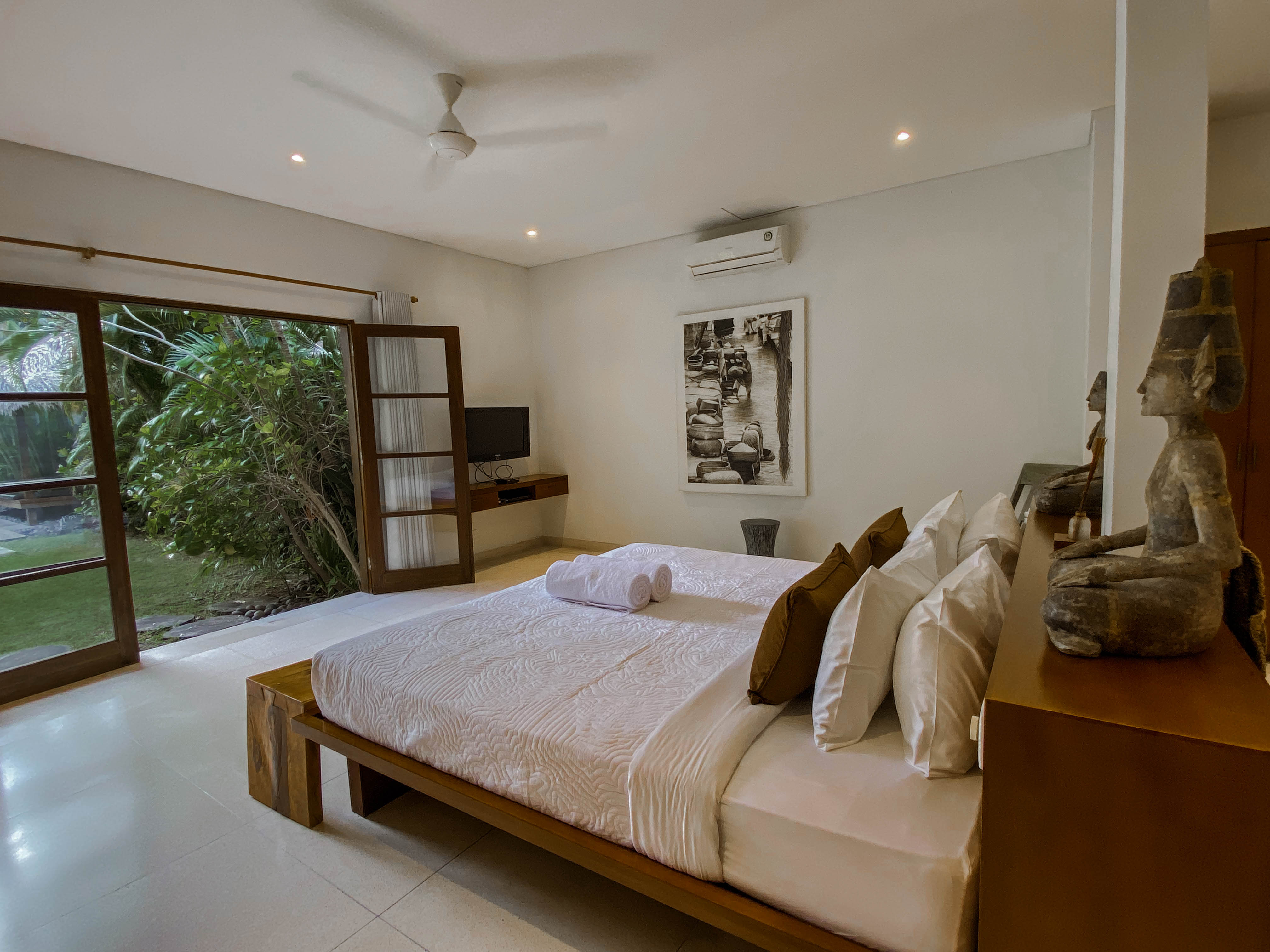 Villa Five Bedrooms