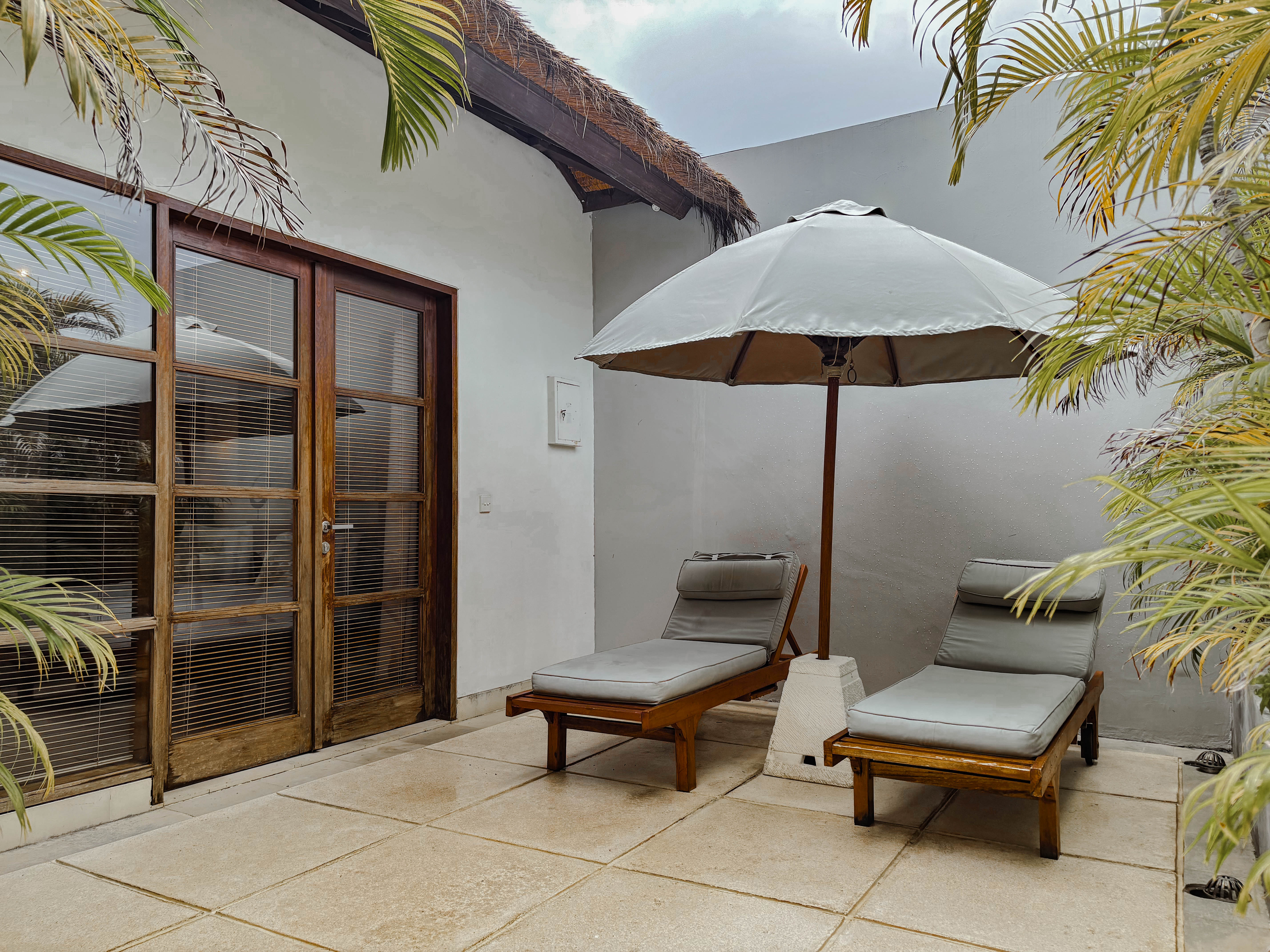 Villa Six Bedrooms Two Bathrooms