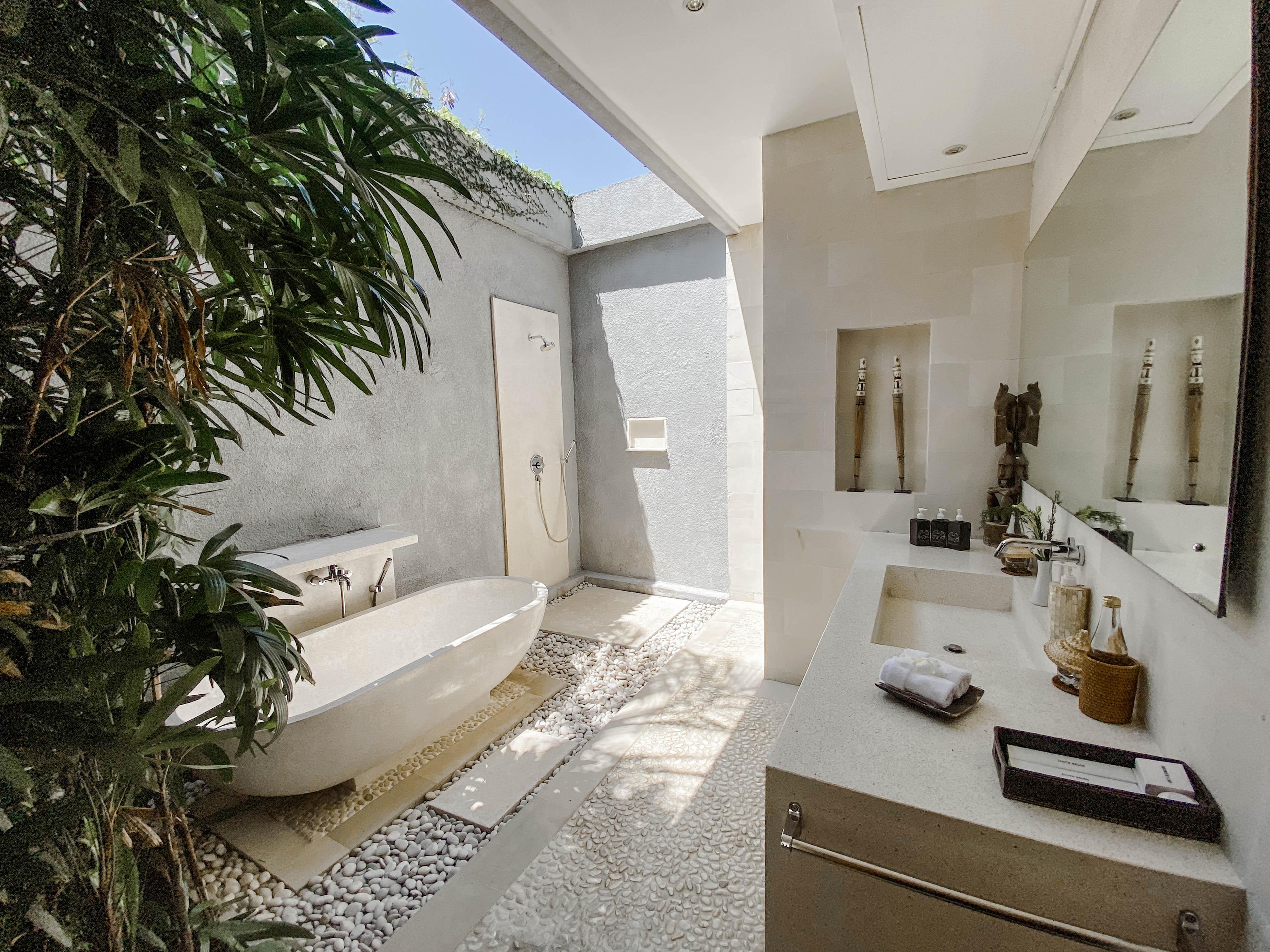 Villa Six Bedrooms Two Bathrooms