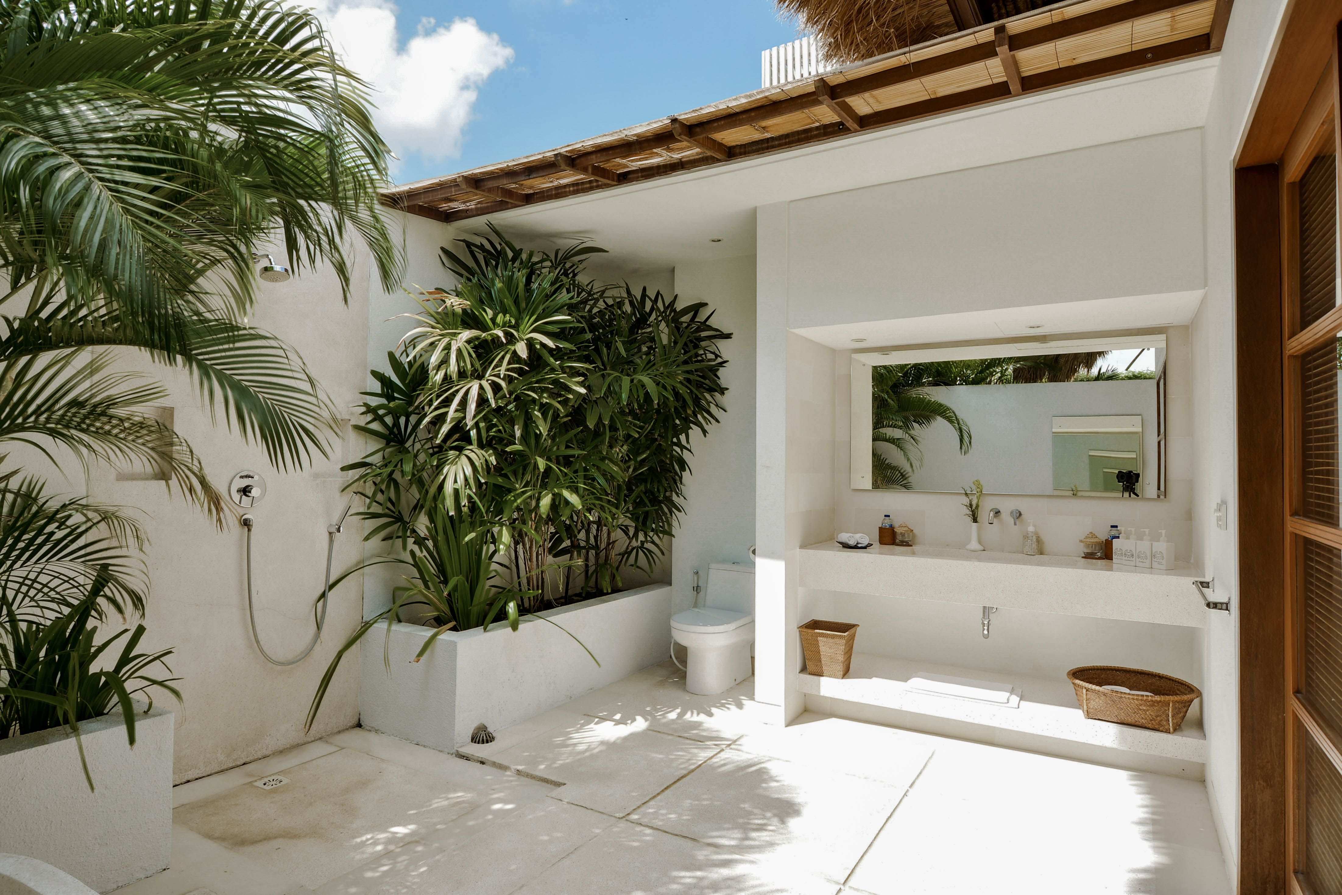 Villa Eight Bedrooms with More Than Three Bathrooms