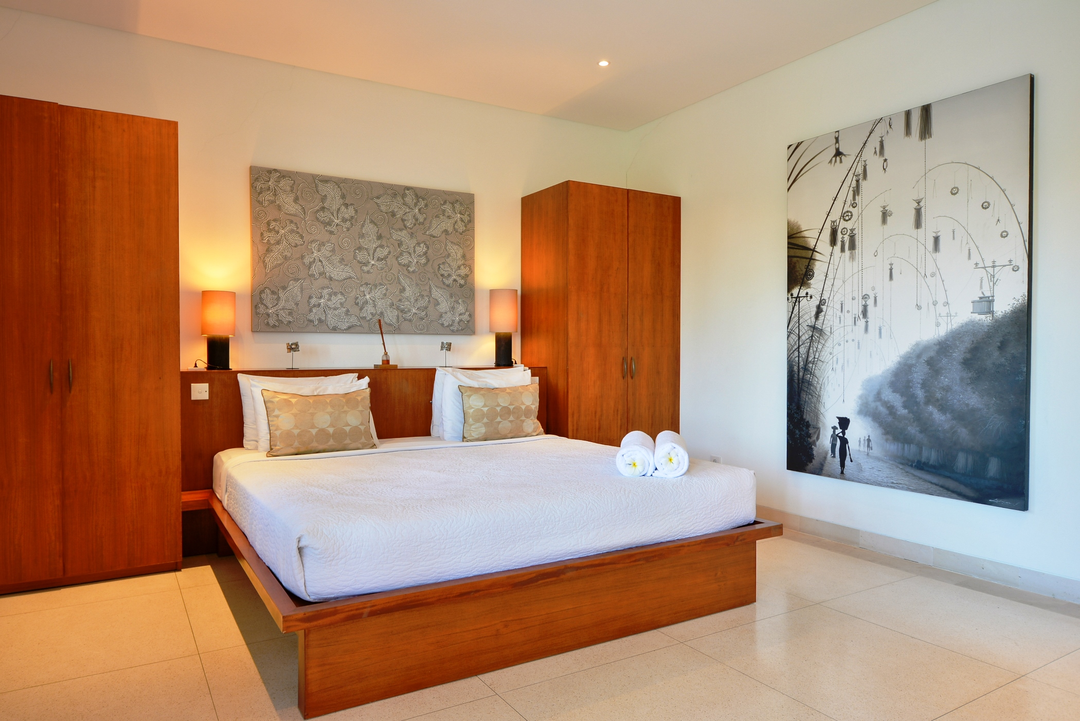 Villa Six Bedrooms Two Bathrooms