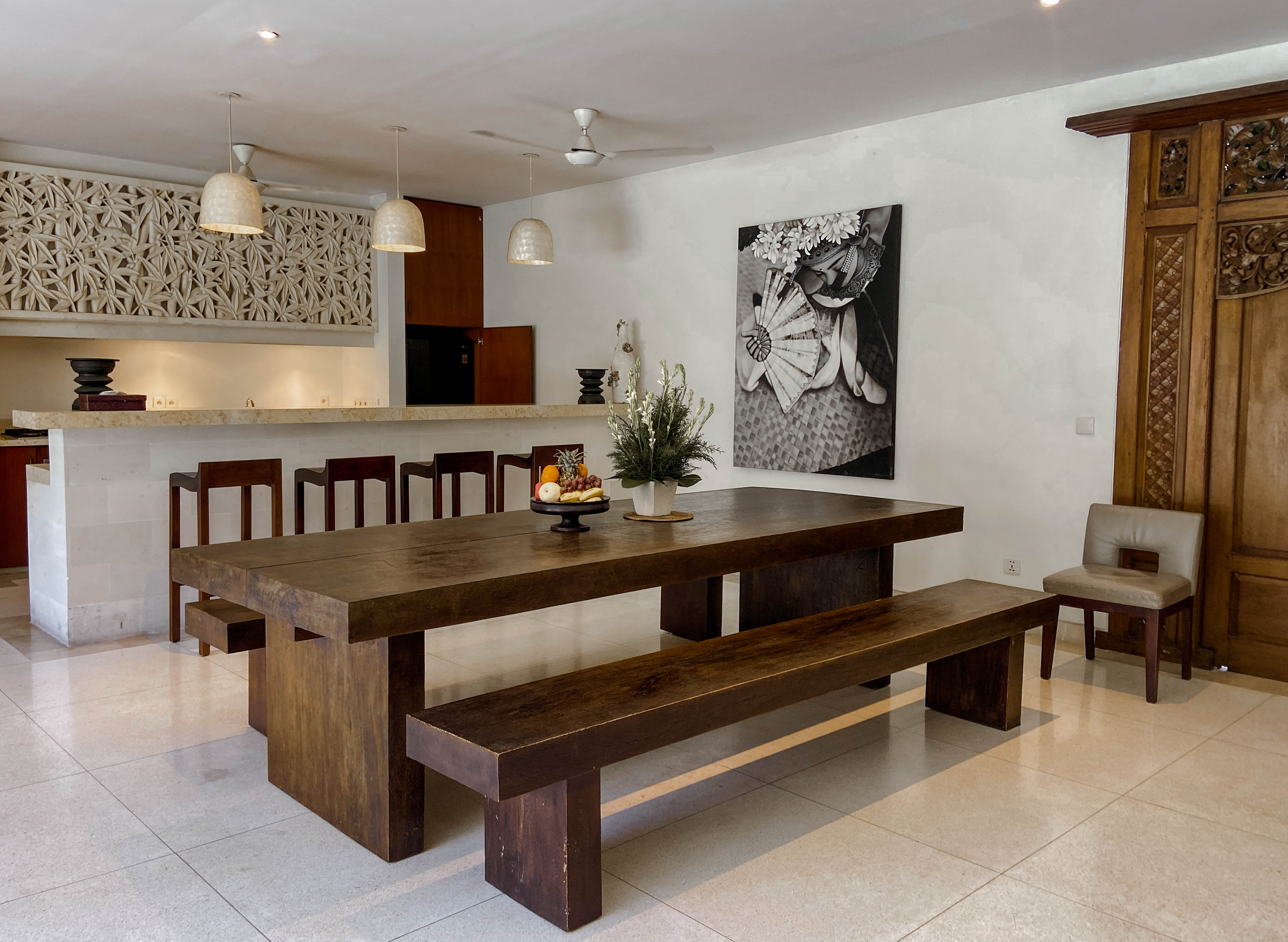 Villa Six Bedrooms Two Bathrooms