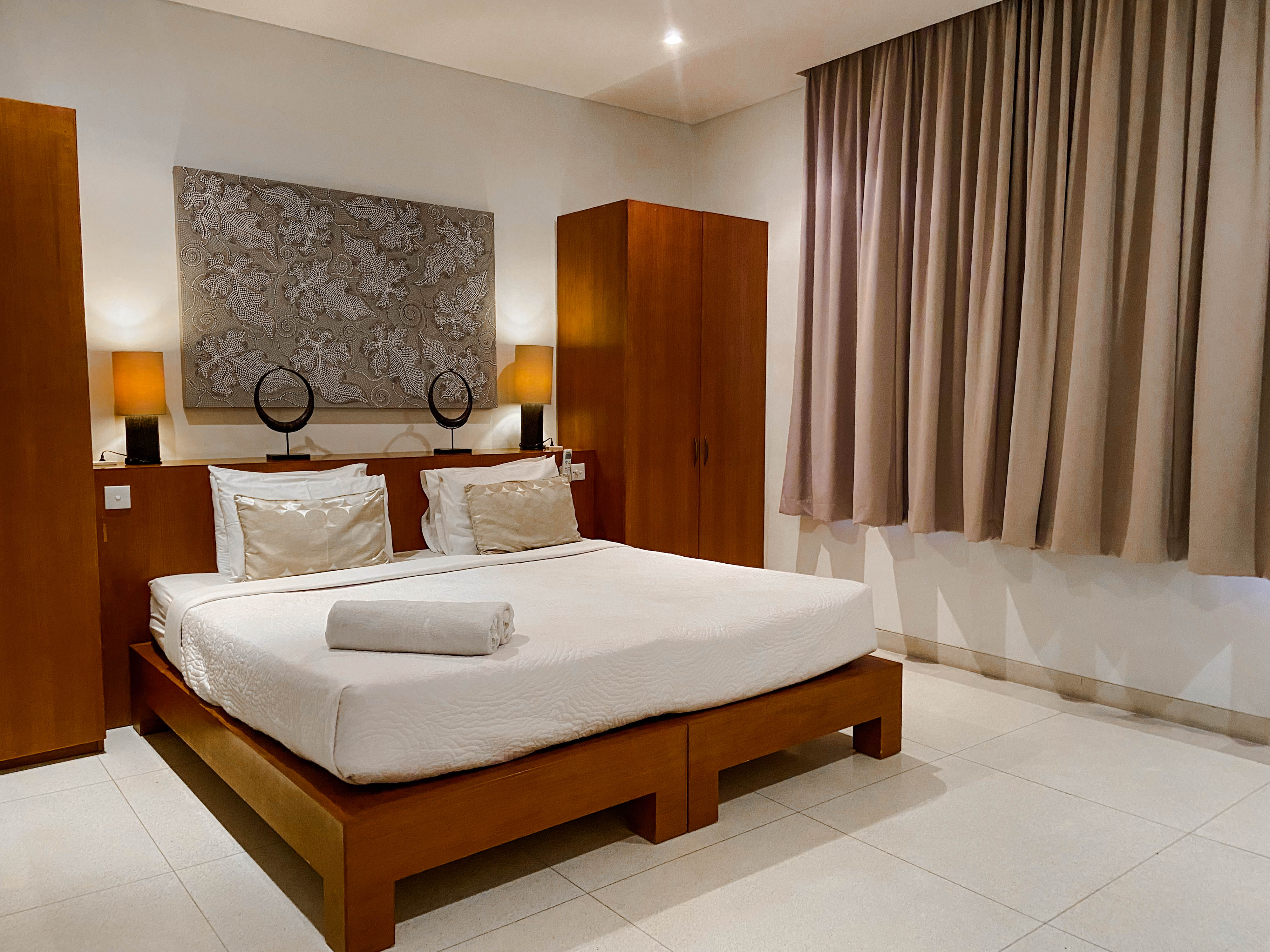 Villa Six Bedrooms Two Bathrooms