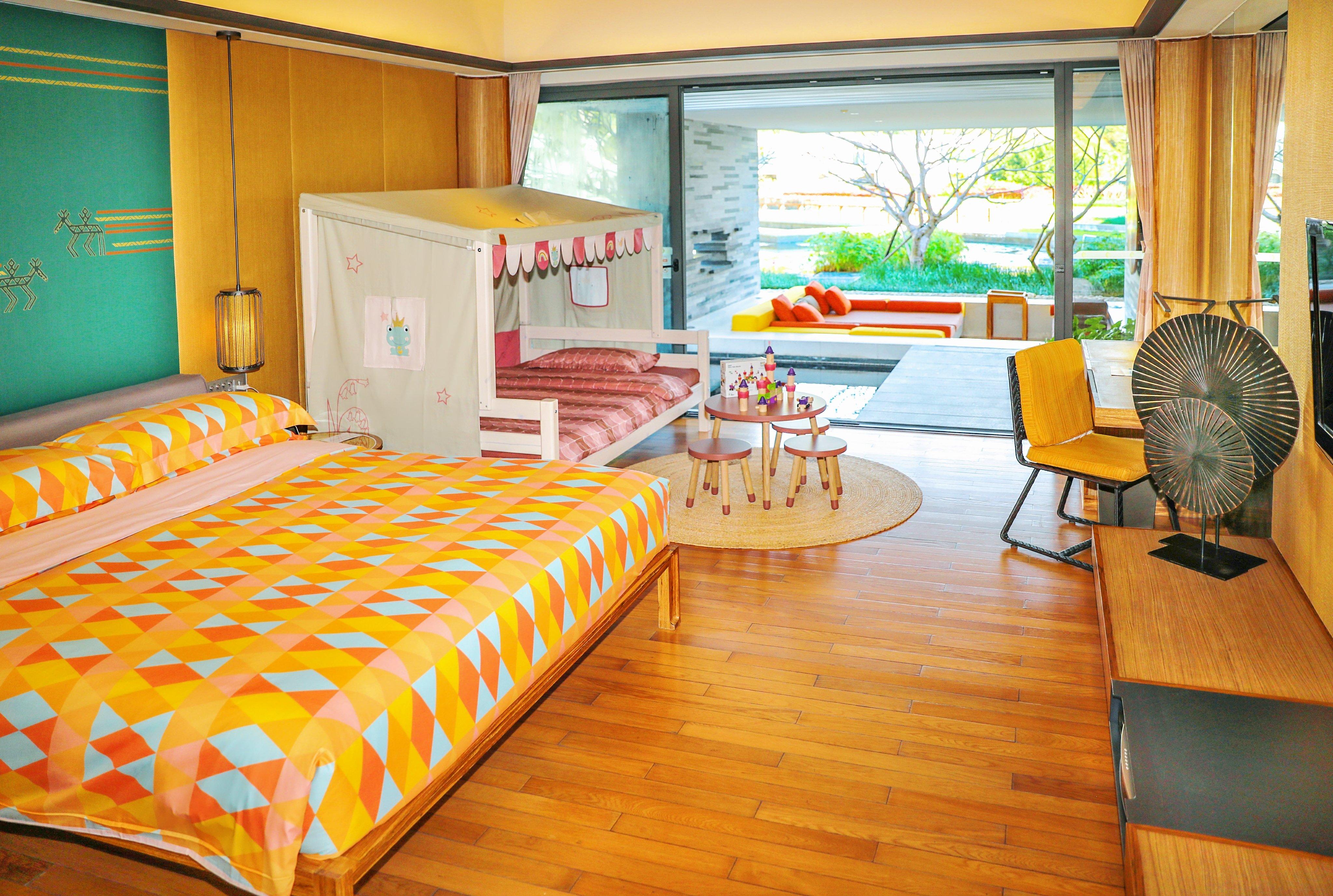 Double Club King Bed