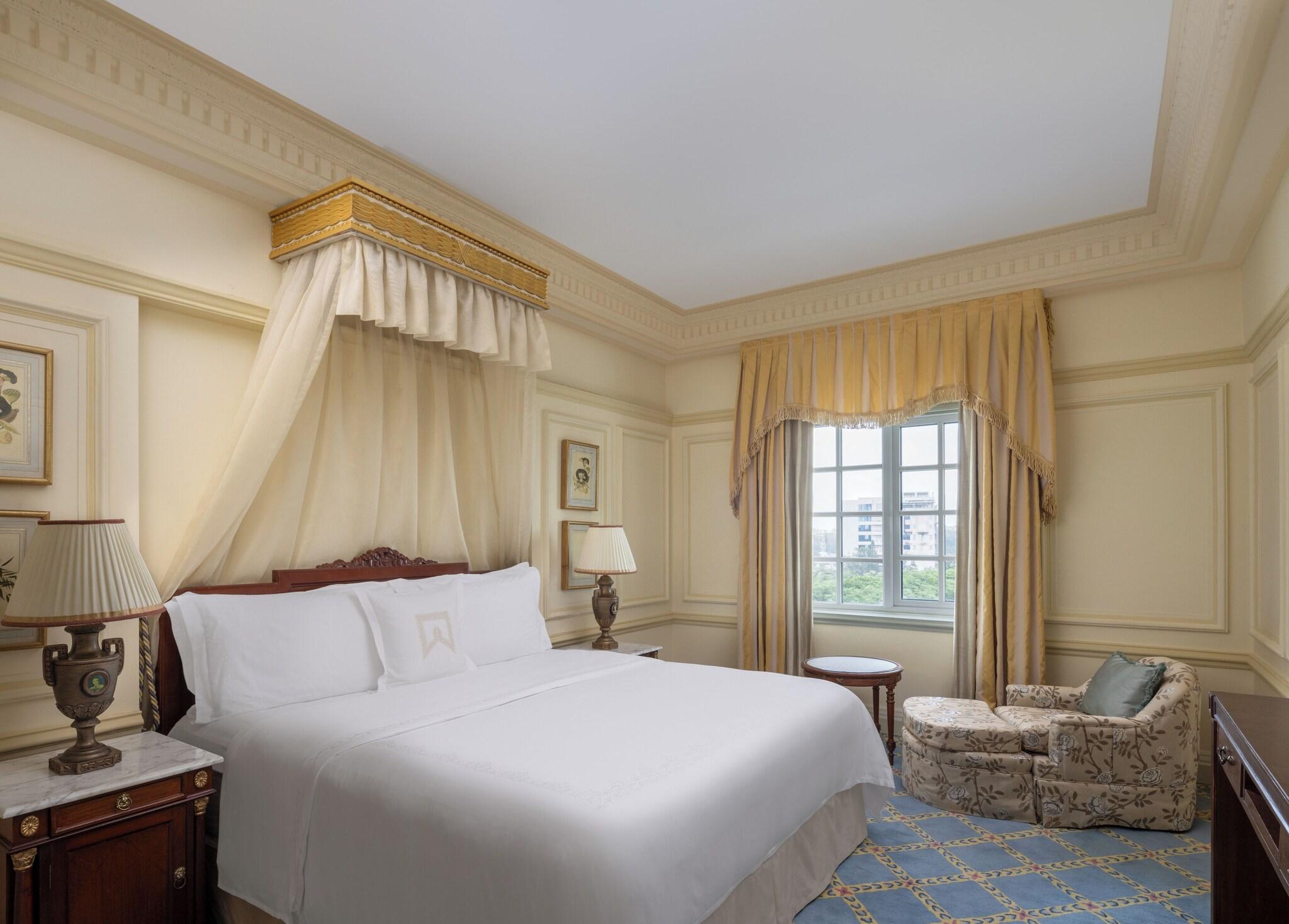 Suite King Bed Smoking