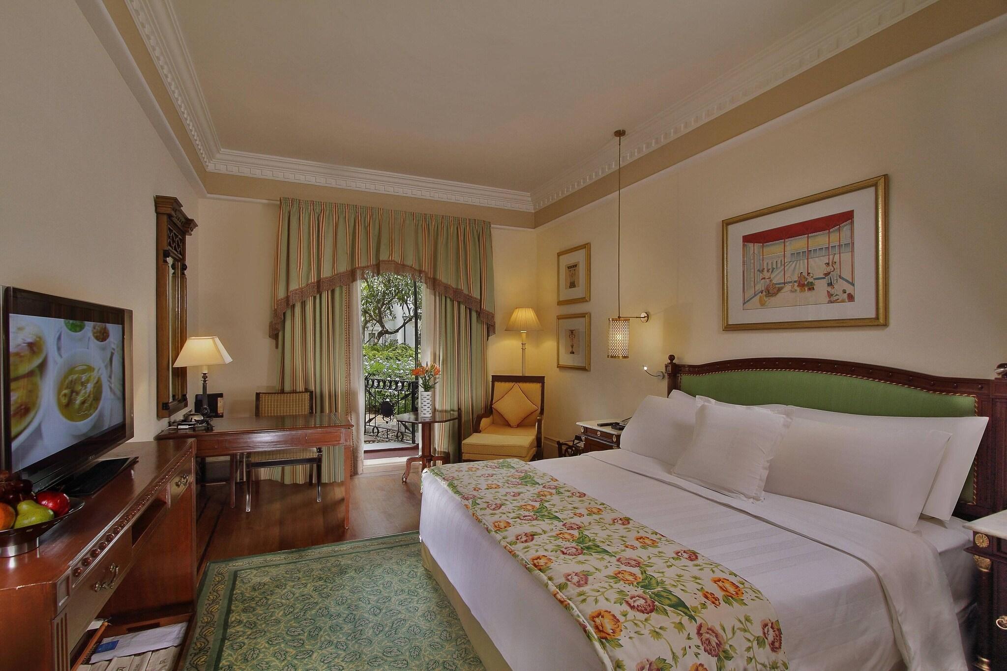 Double Executive Queen Bed