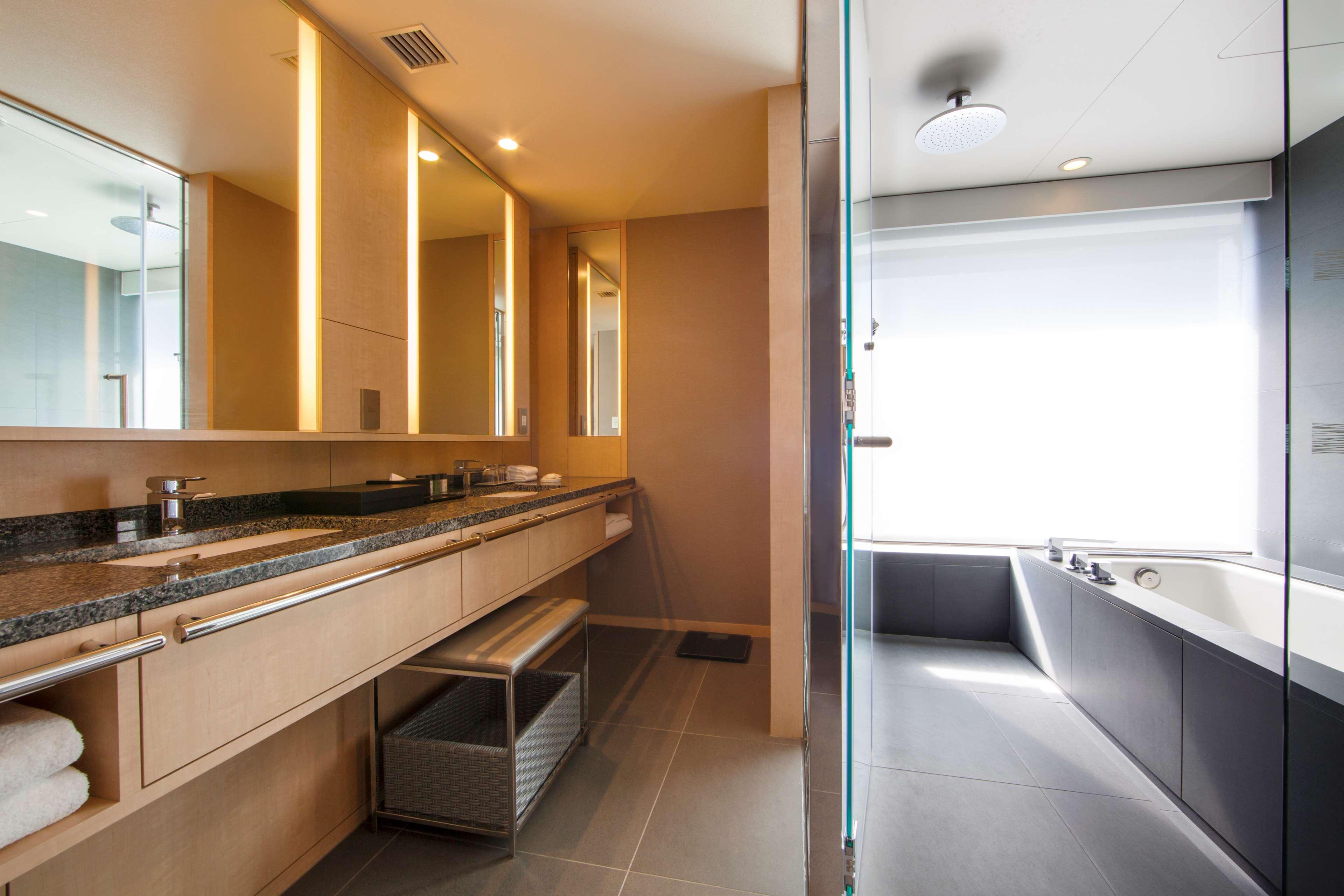 Family Room Connecting Room