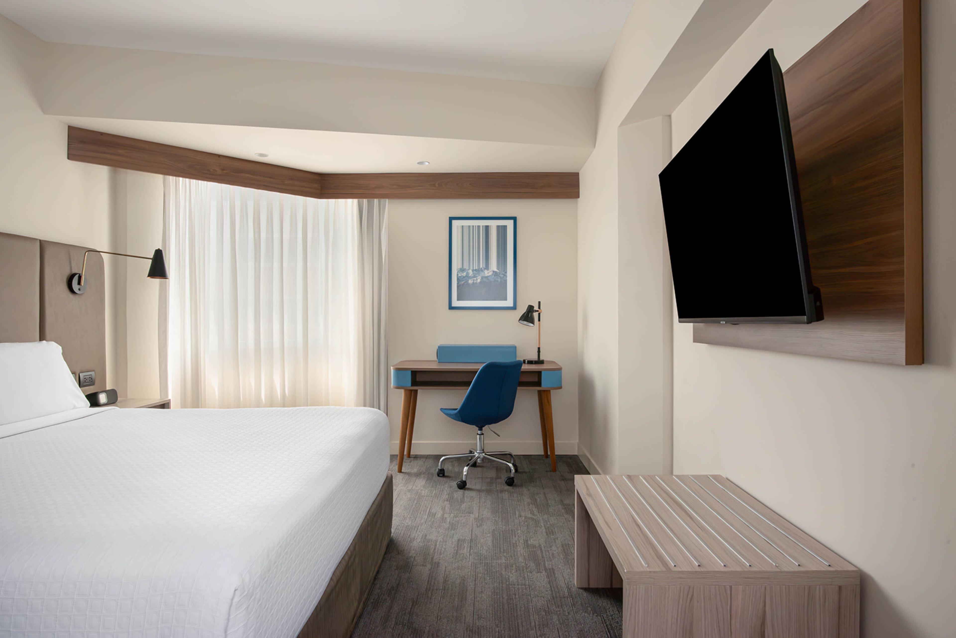 Double City View Queen Bed