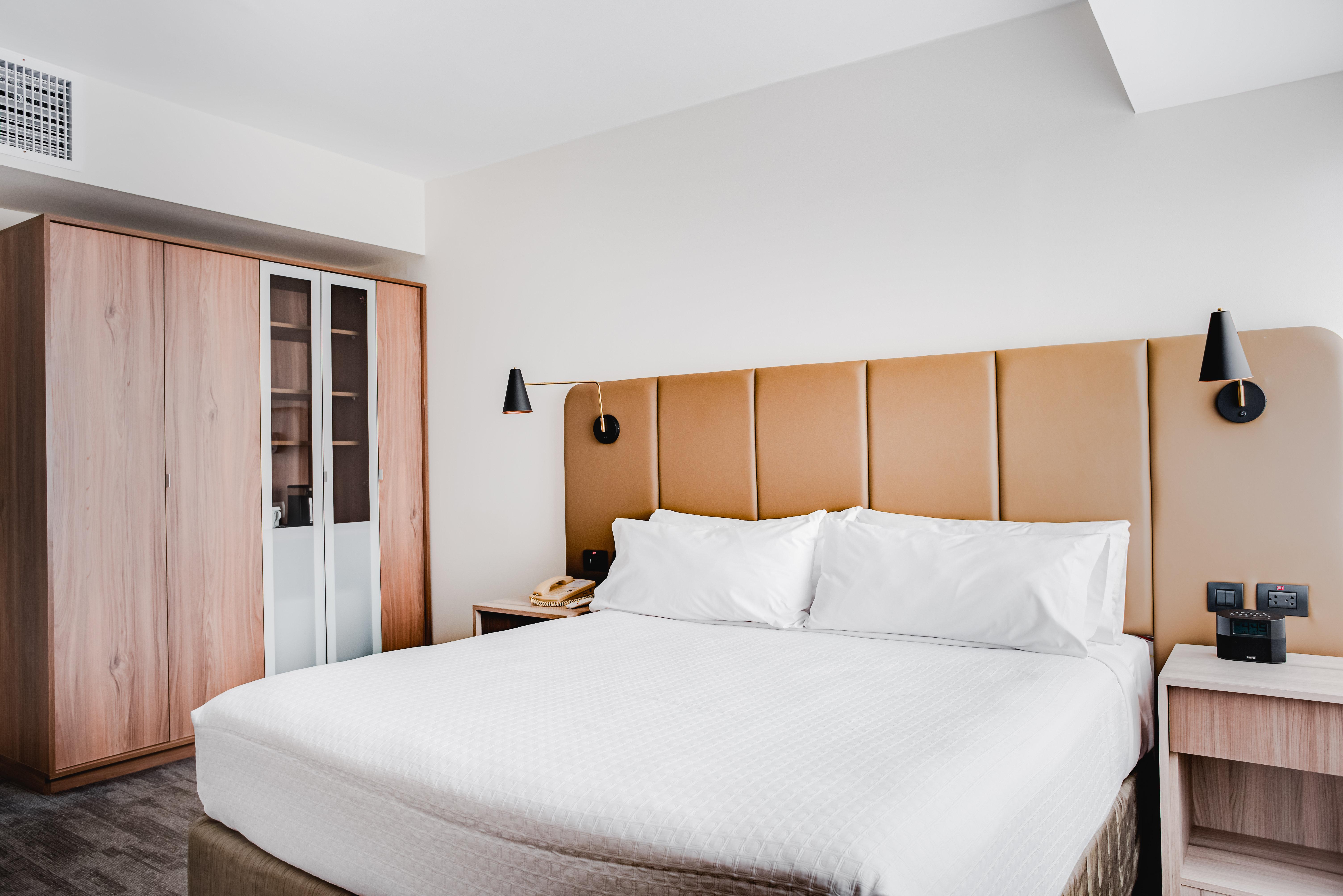 Junior Suite City View King Bed