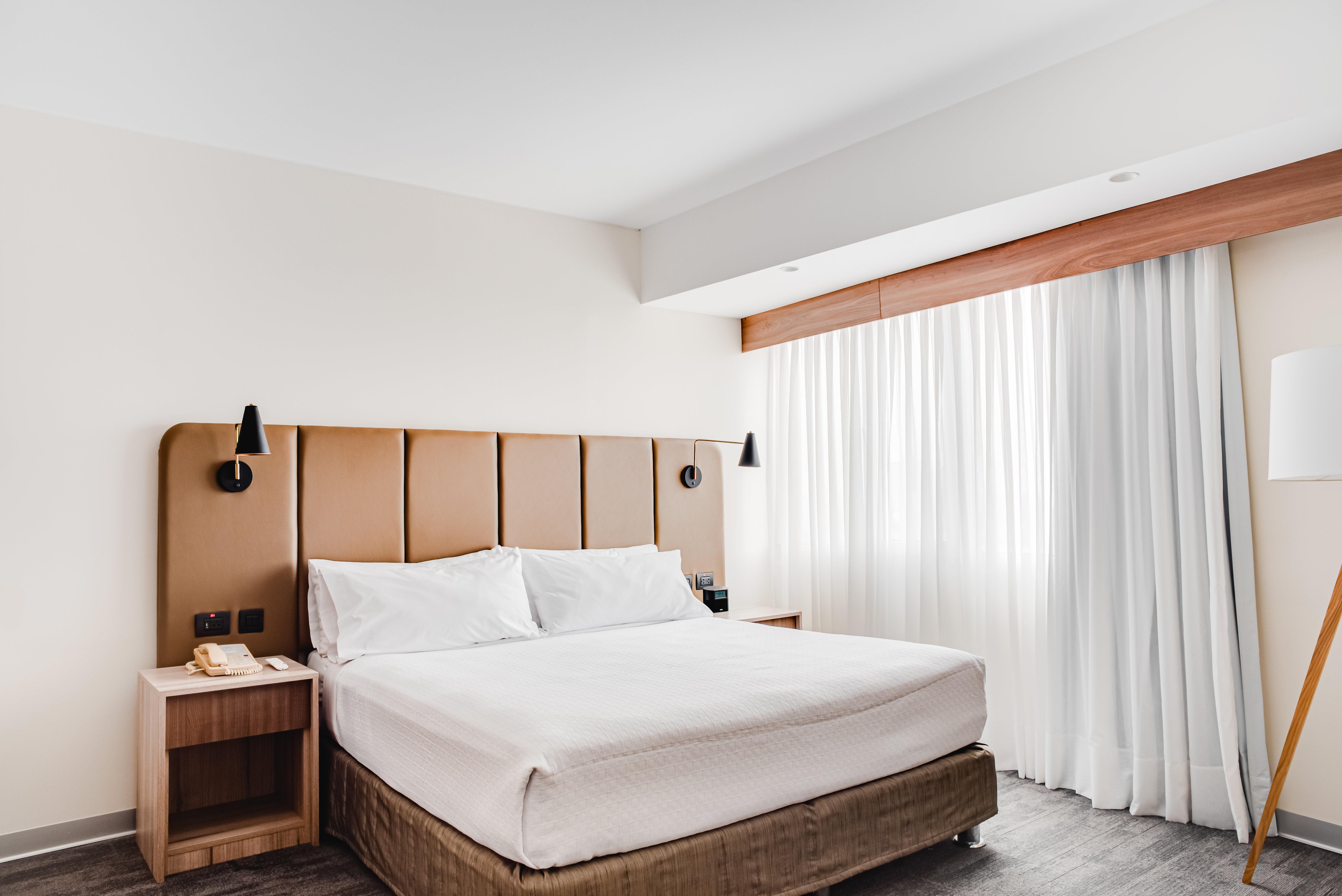 Junior Suite City View King Bed