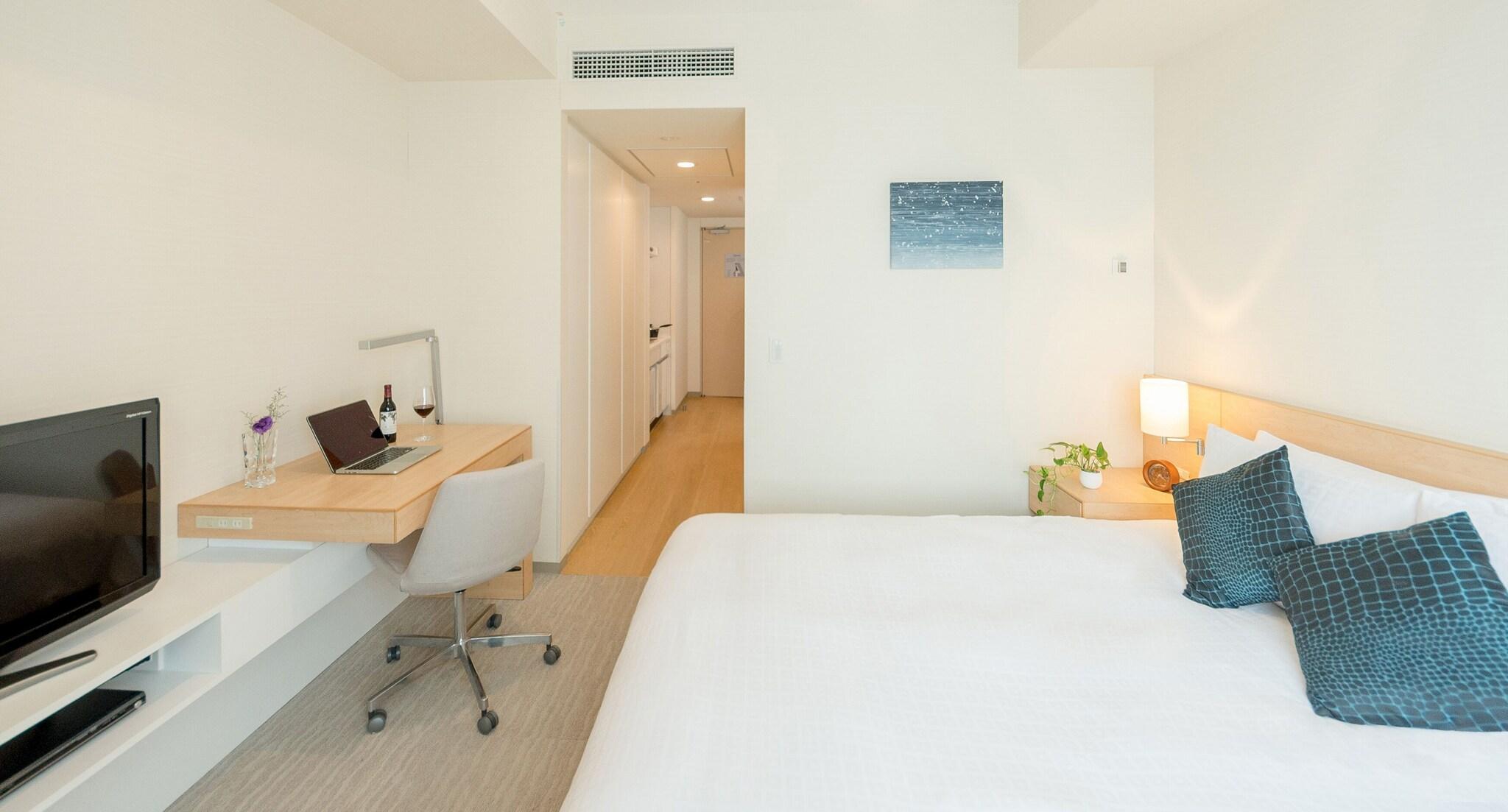 Studio Deluxe King Bed