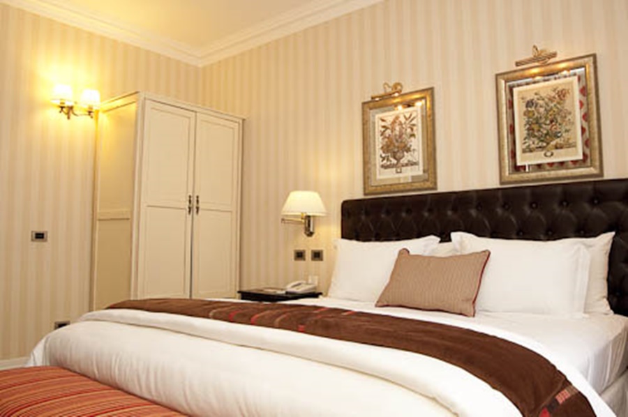 Double Deluxe King Bed