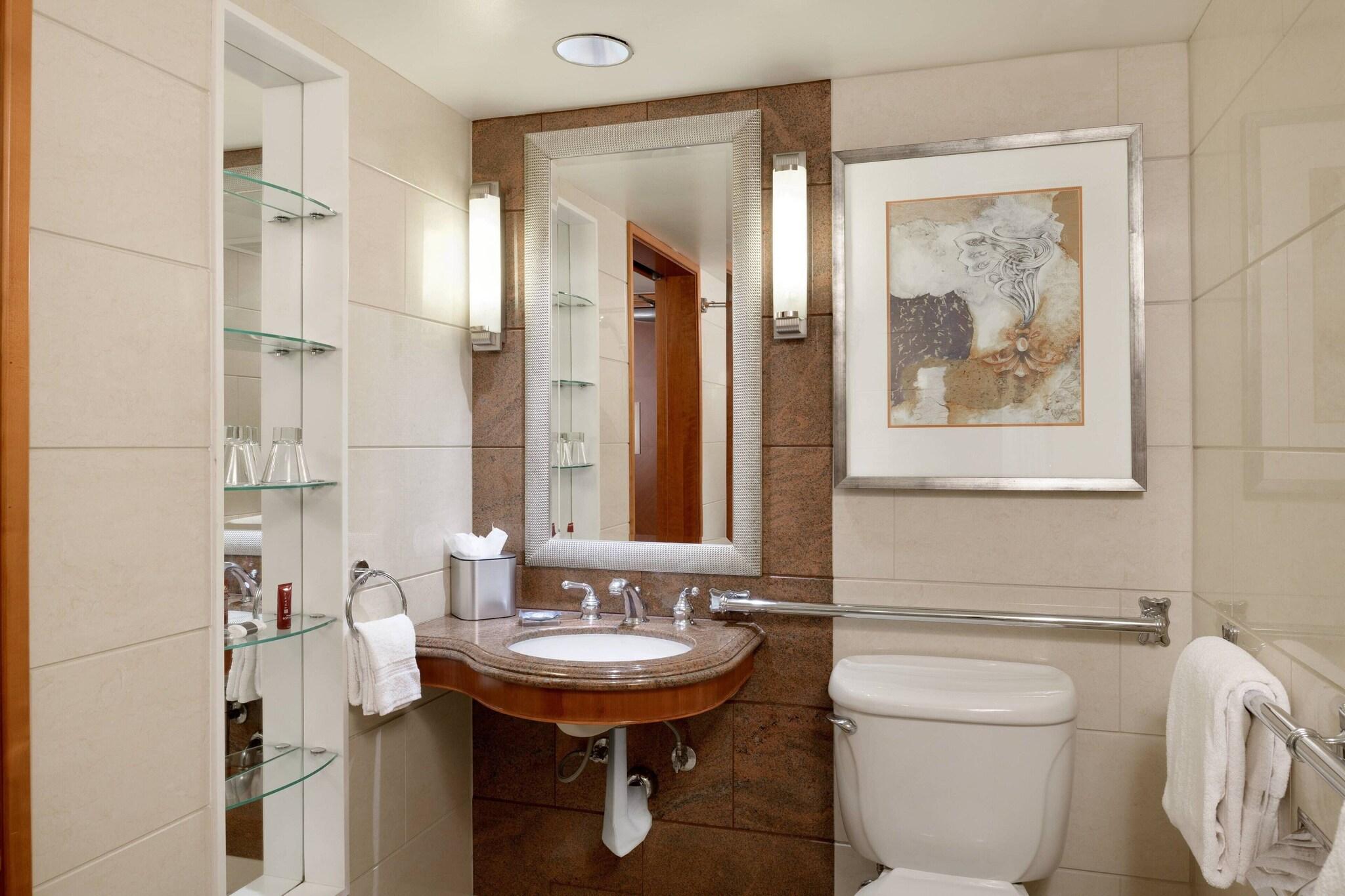 Junior Suite Accessible