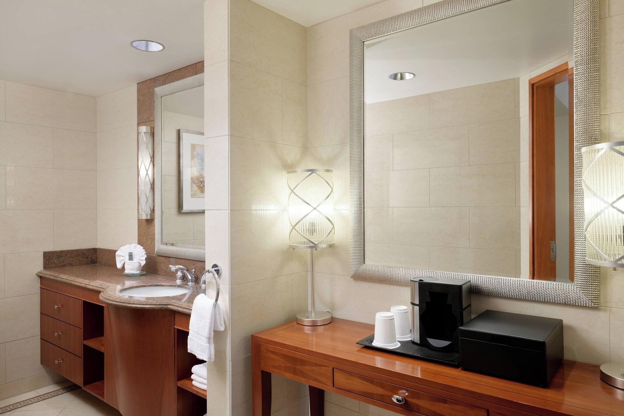 Suite King Bed One Bedroom 